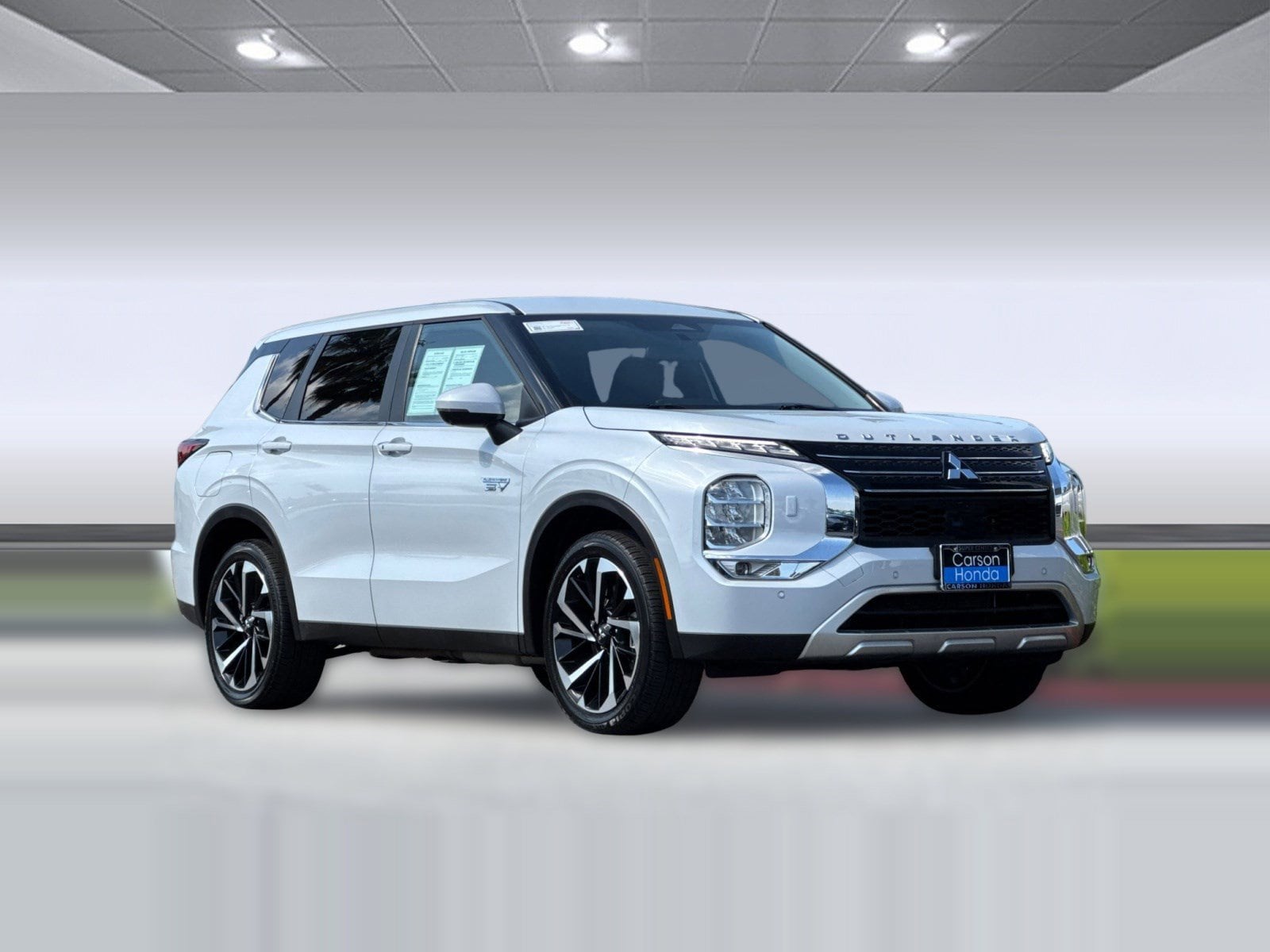 2024 Mitsubishi Outlander PHEV SE photo 5