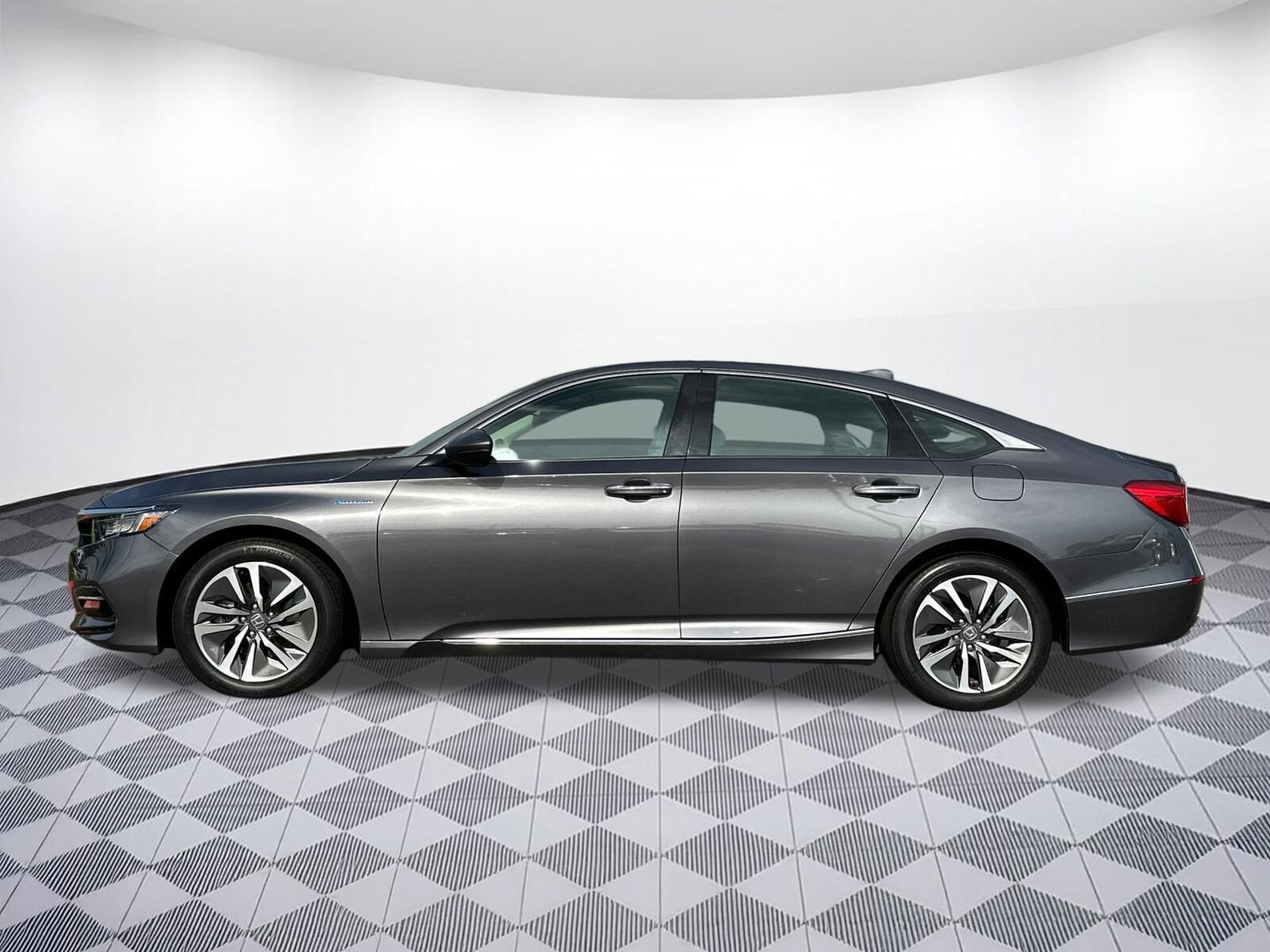2020 Honda Accord Hybrid Touring photo 2