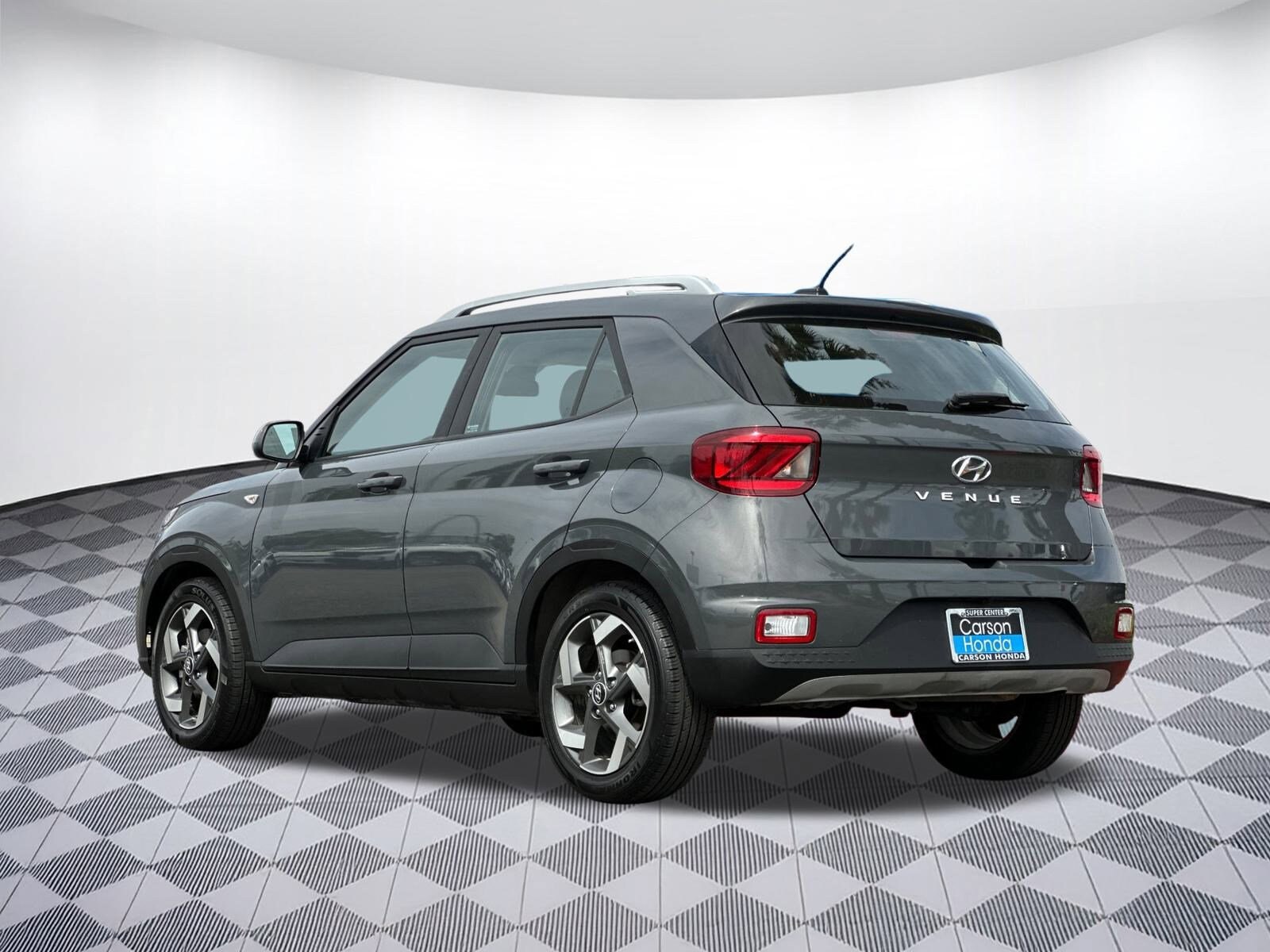 2023 Hyundai Venue SEL photo 3