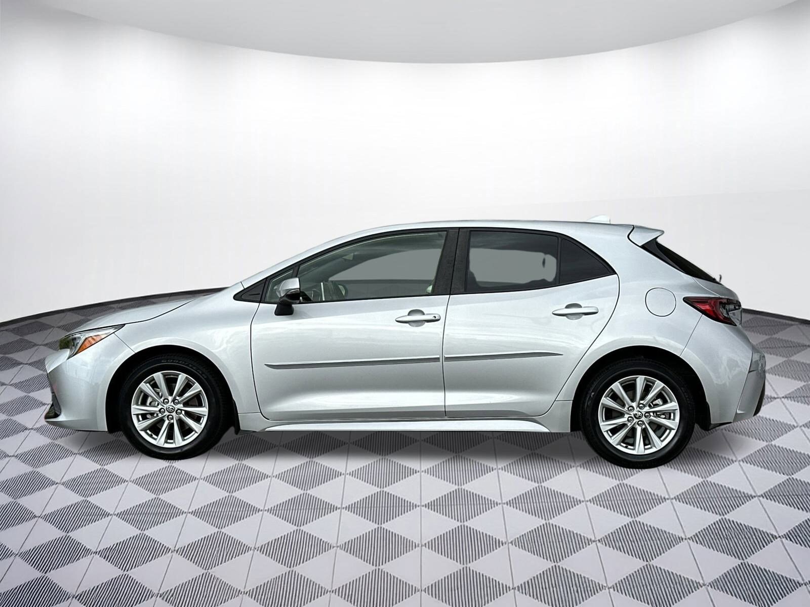 2023 Toyota Corolla SE photo 2