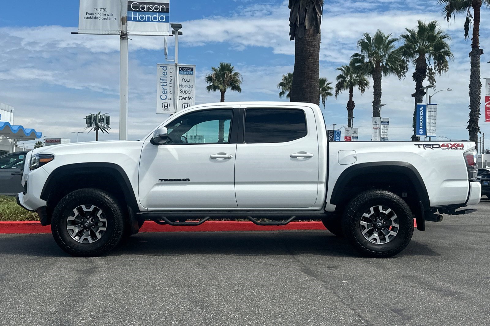 2023 Toyota Tacoma TRD SR photo 2