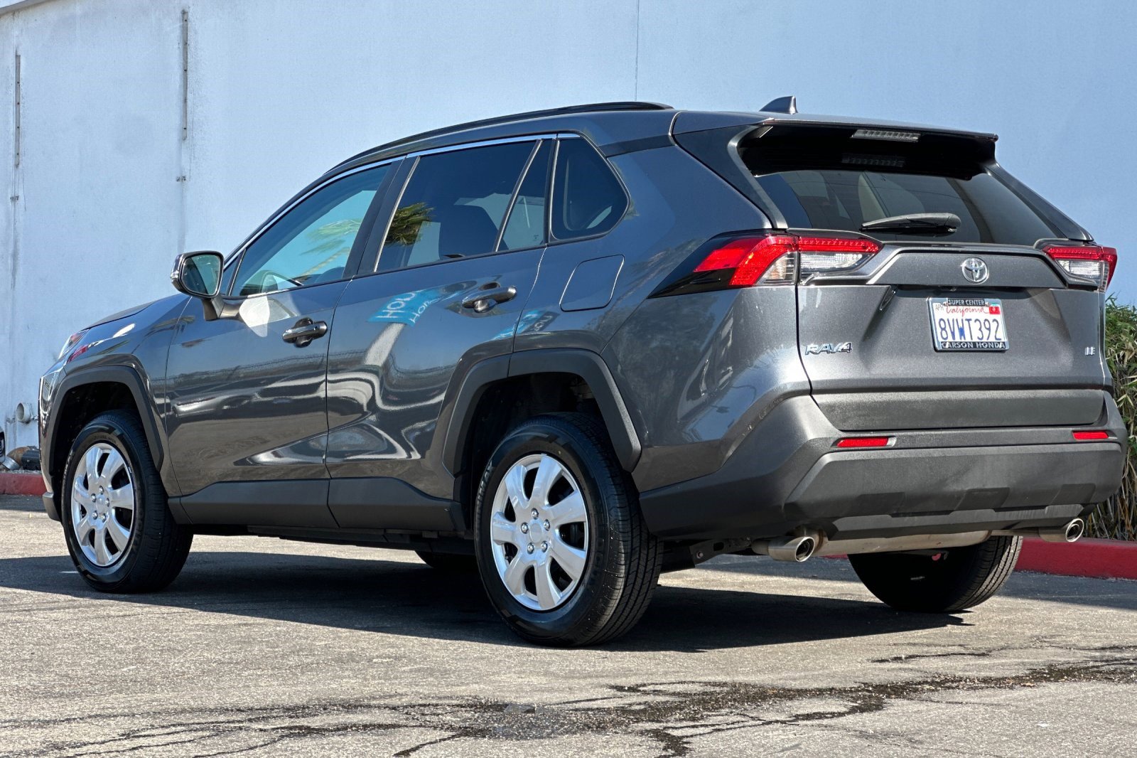 2021 Toyota RAV4 LE photo 3
