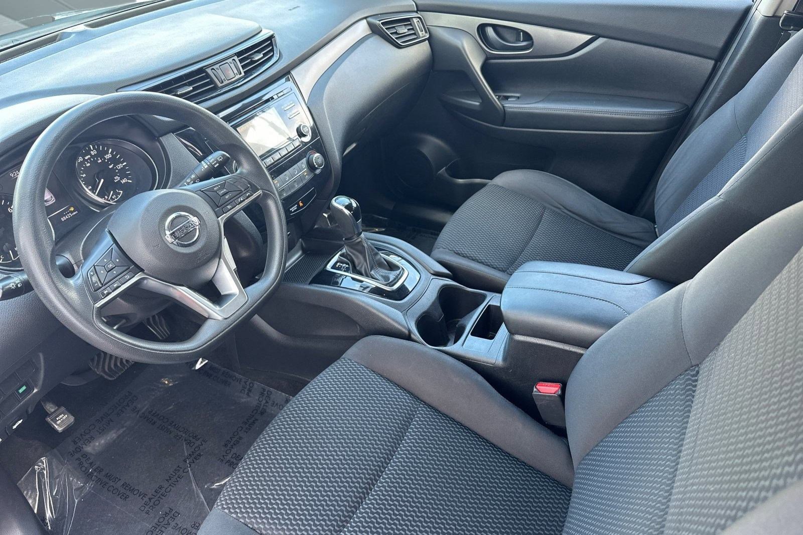 2017 Nissan Rogue Sport S photo 4
