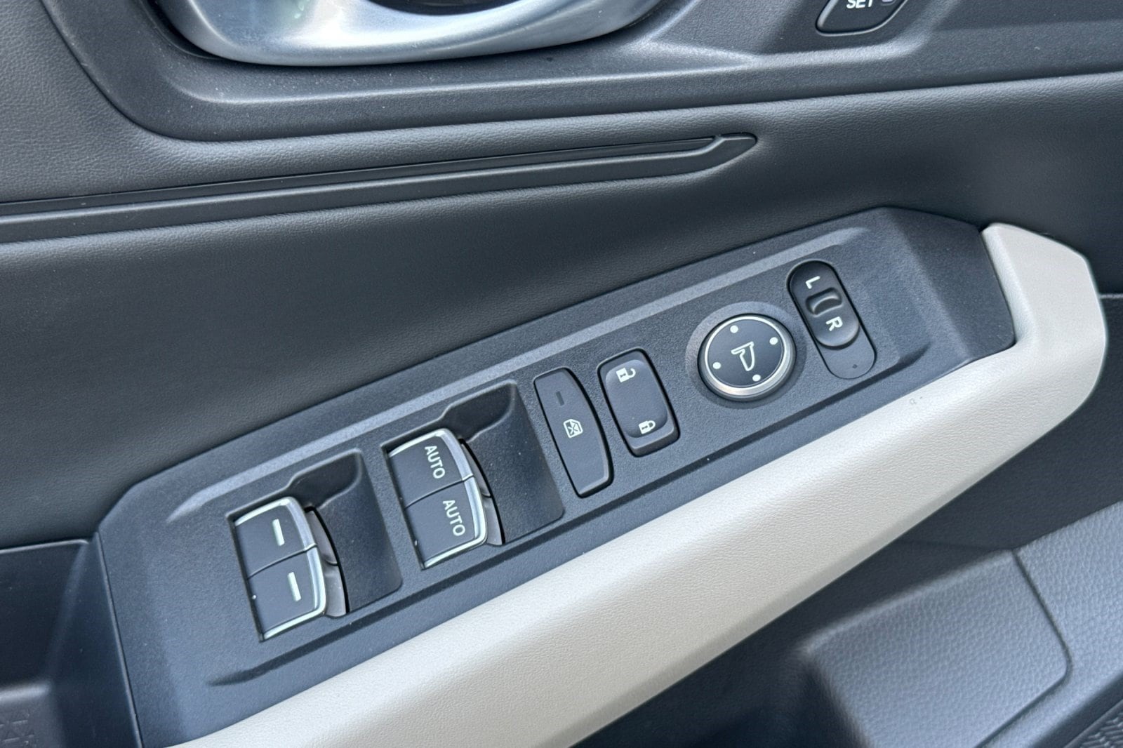 2026 Honda Accord Hybrid EX-L - Photo 14