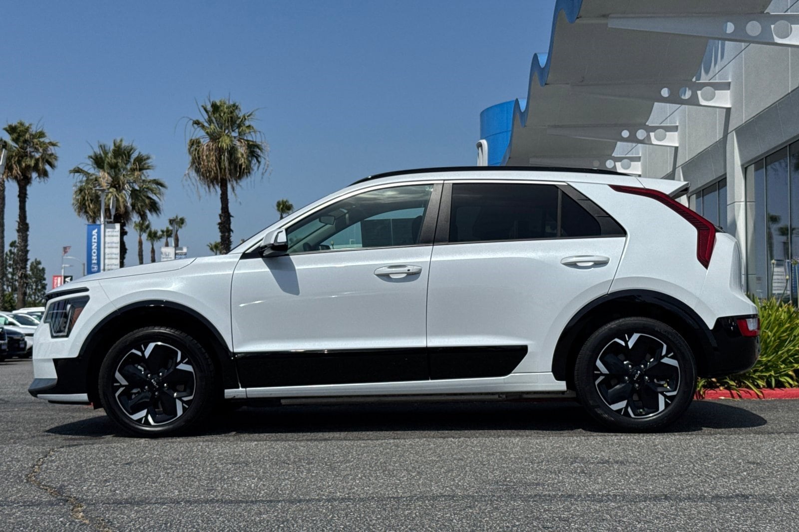 Used 2023 Kia Niro Wind with VIN KNDCR3L17P5032076 for sale in Carson, CA