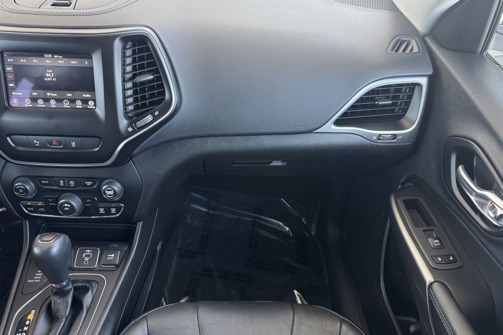2021 Jeep Cherokee Latitude Lux - Photo 28