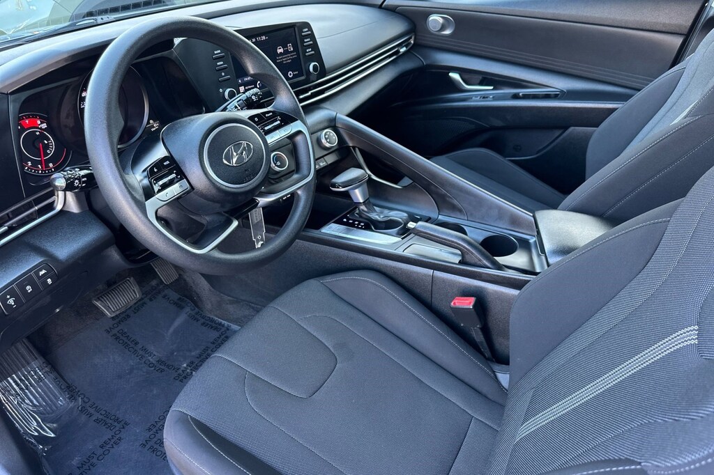 Used 2023 Hyundai Elantra SE Sedan