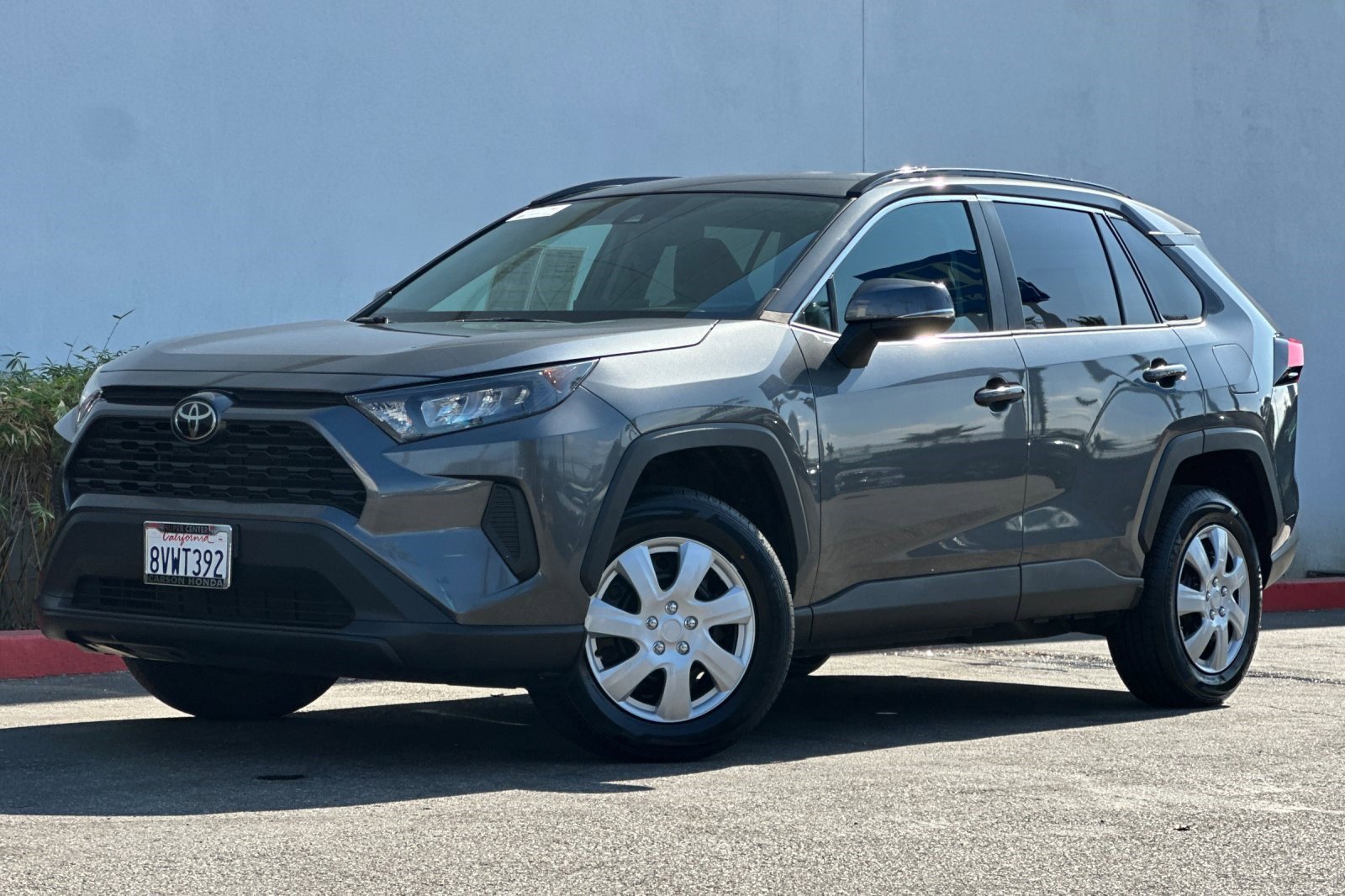 2021 Toyota RAV4 LE photo 2
