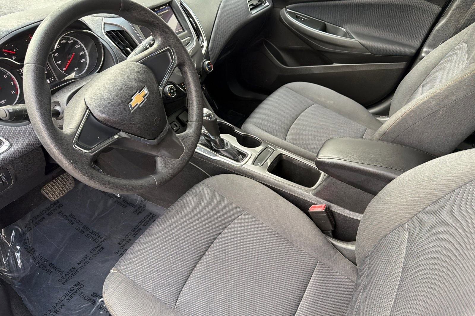 2019 Chevrolet Cruze LS photo 4