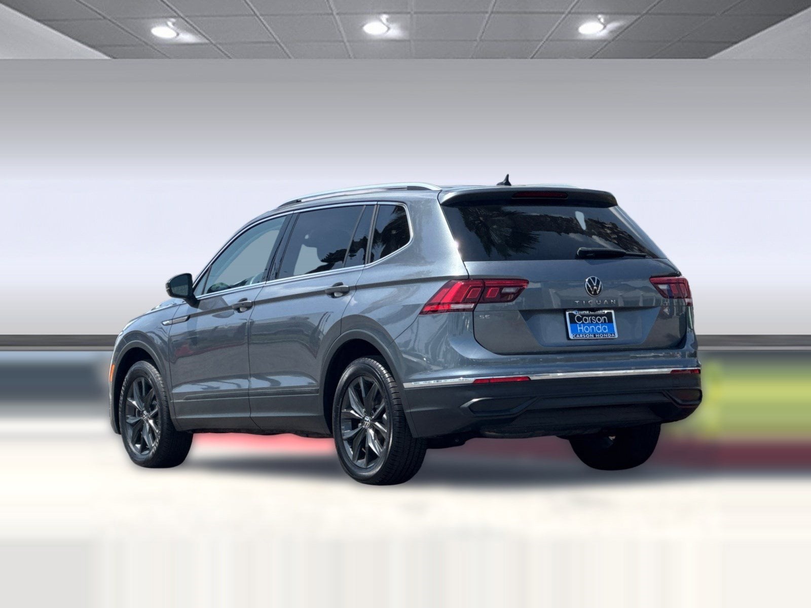 2024 Volkswagen Tiguan SE photo 3