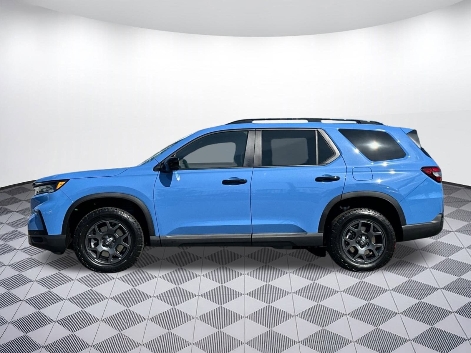 2025 Honda Pilot TrailSport photo 2