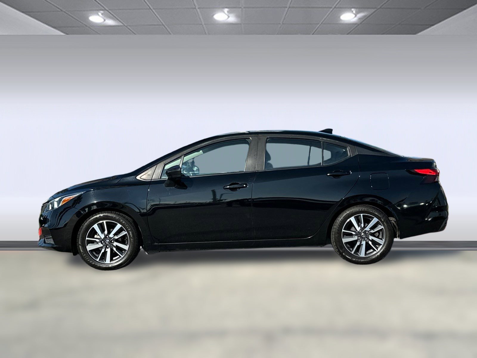 2021 Nissan Versa SV photo 2