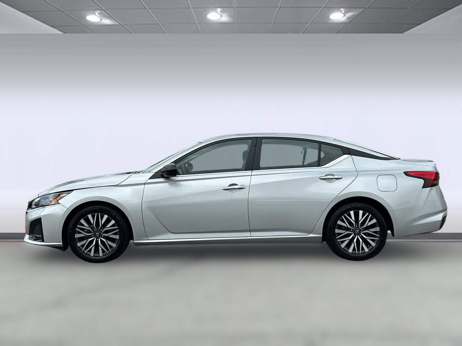 2024 Nissan Altima 2.5 SV photo 2