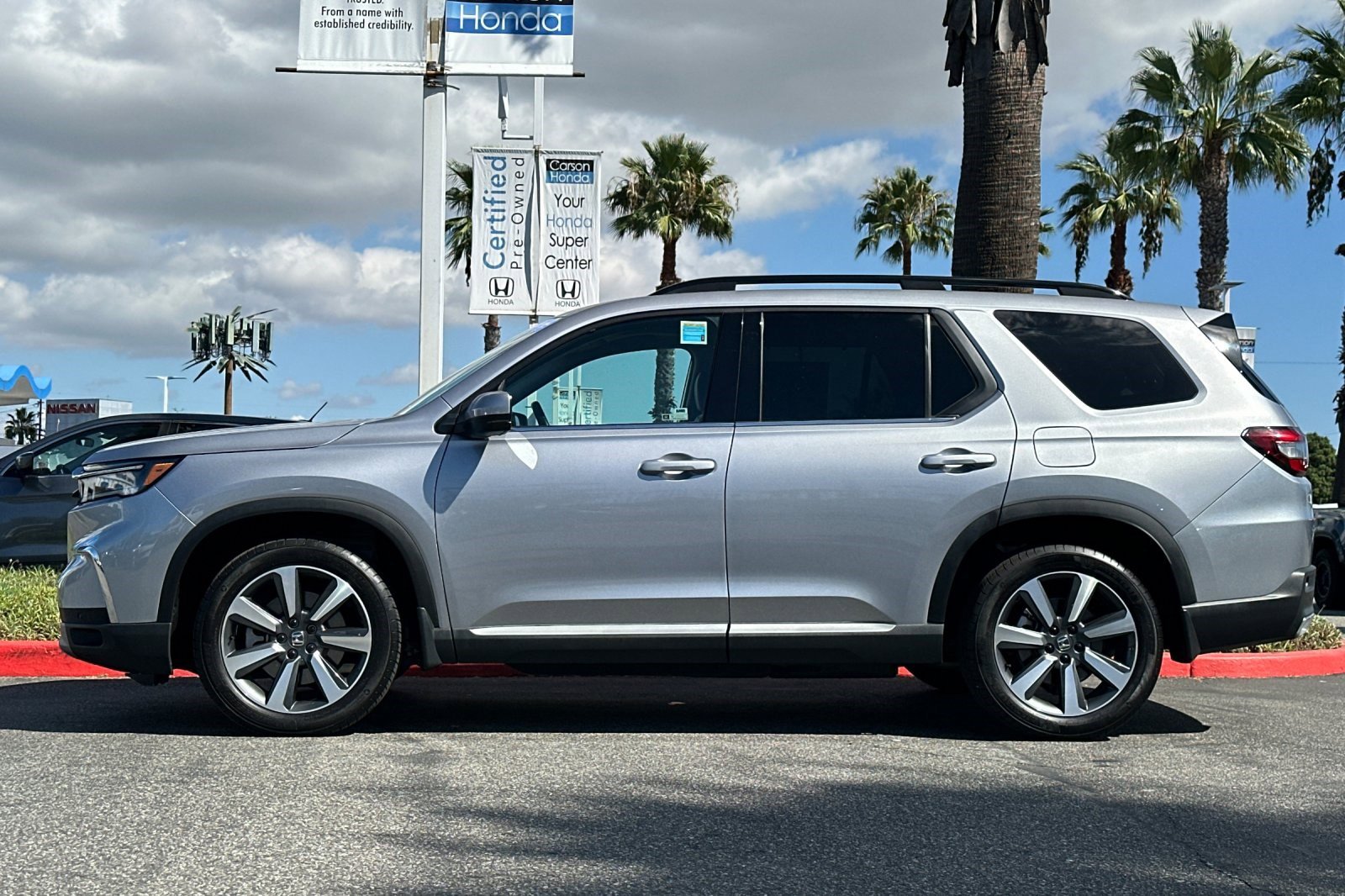 2024 Honda Pilot Touring photo 2