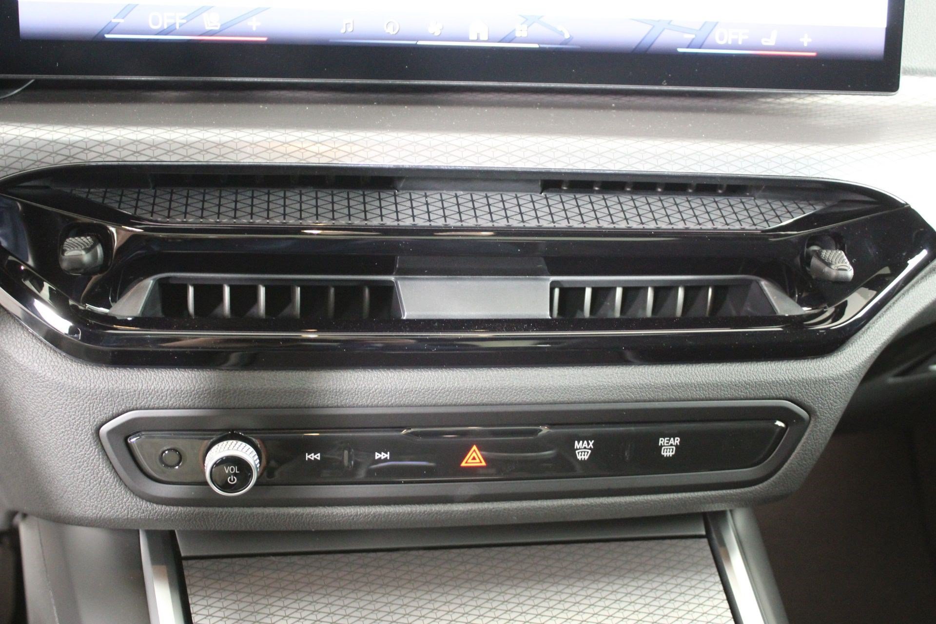 2026 BMW 3 Series 330i - Photo 24