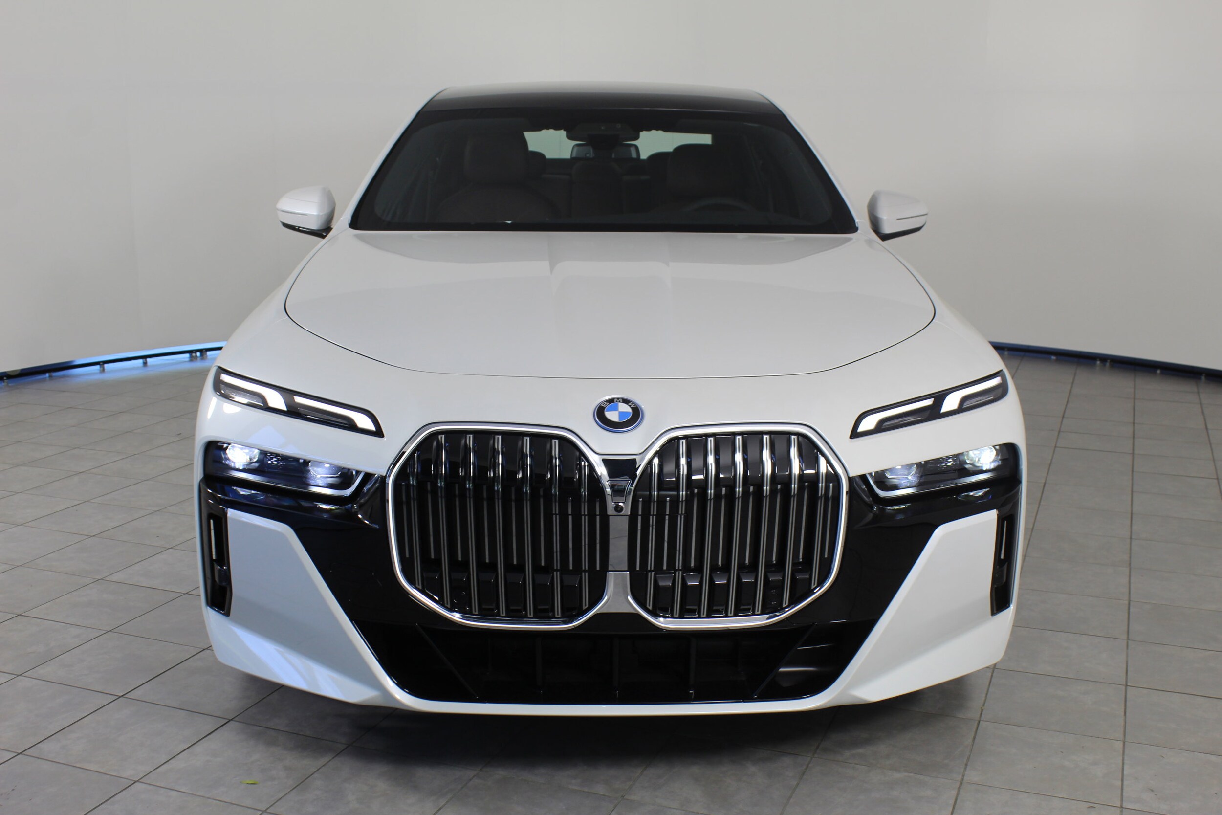 2025 Bmw 750e 750e xDrive photo 3