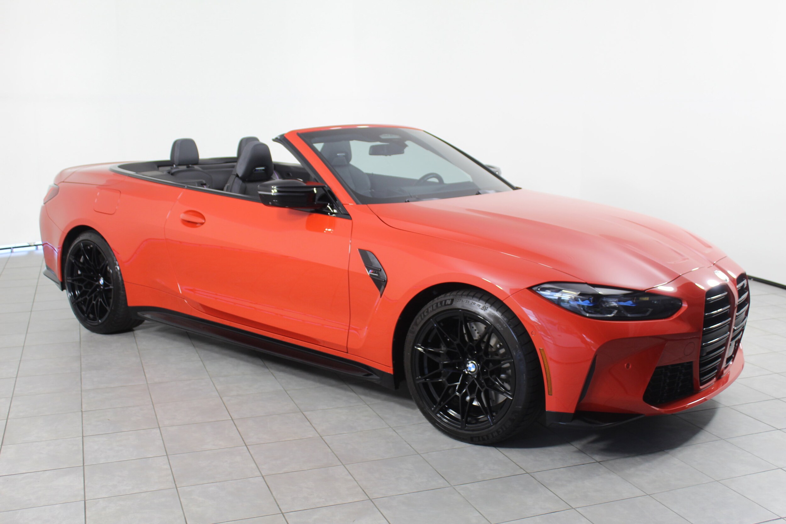 2024 Bmw M4 Competition xDrive Convertible photo 2