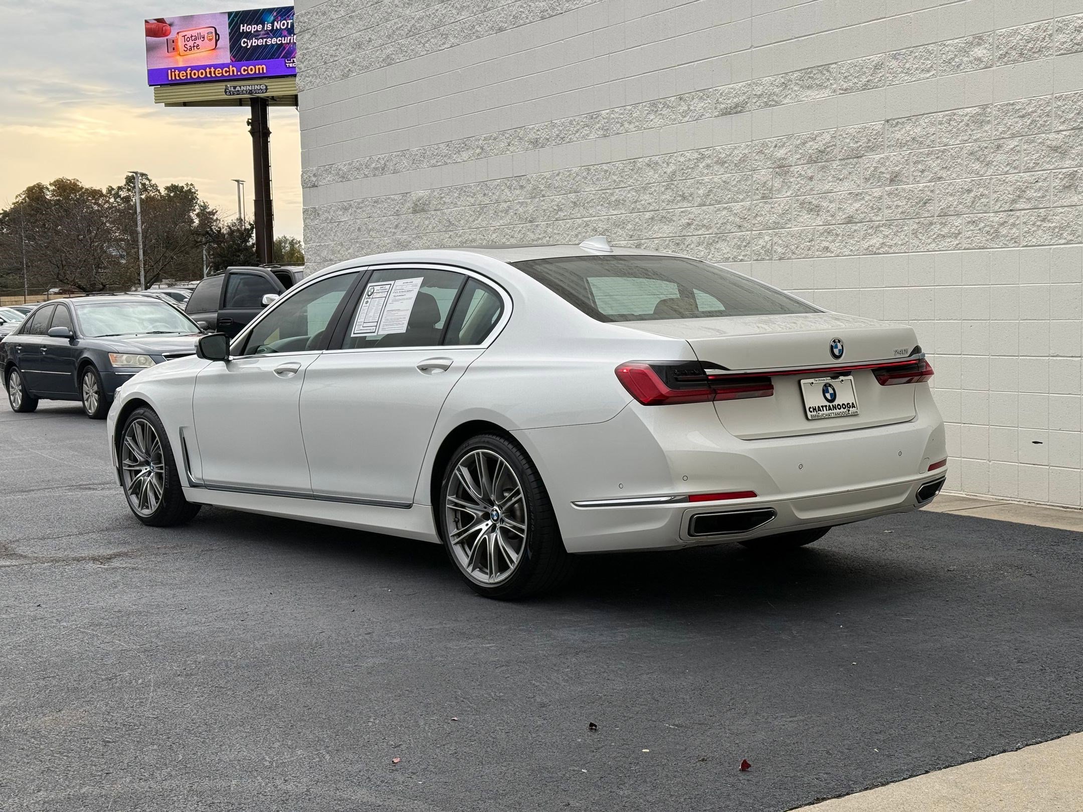 2022 Bmw 740i 7-Series photo 3
