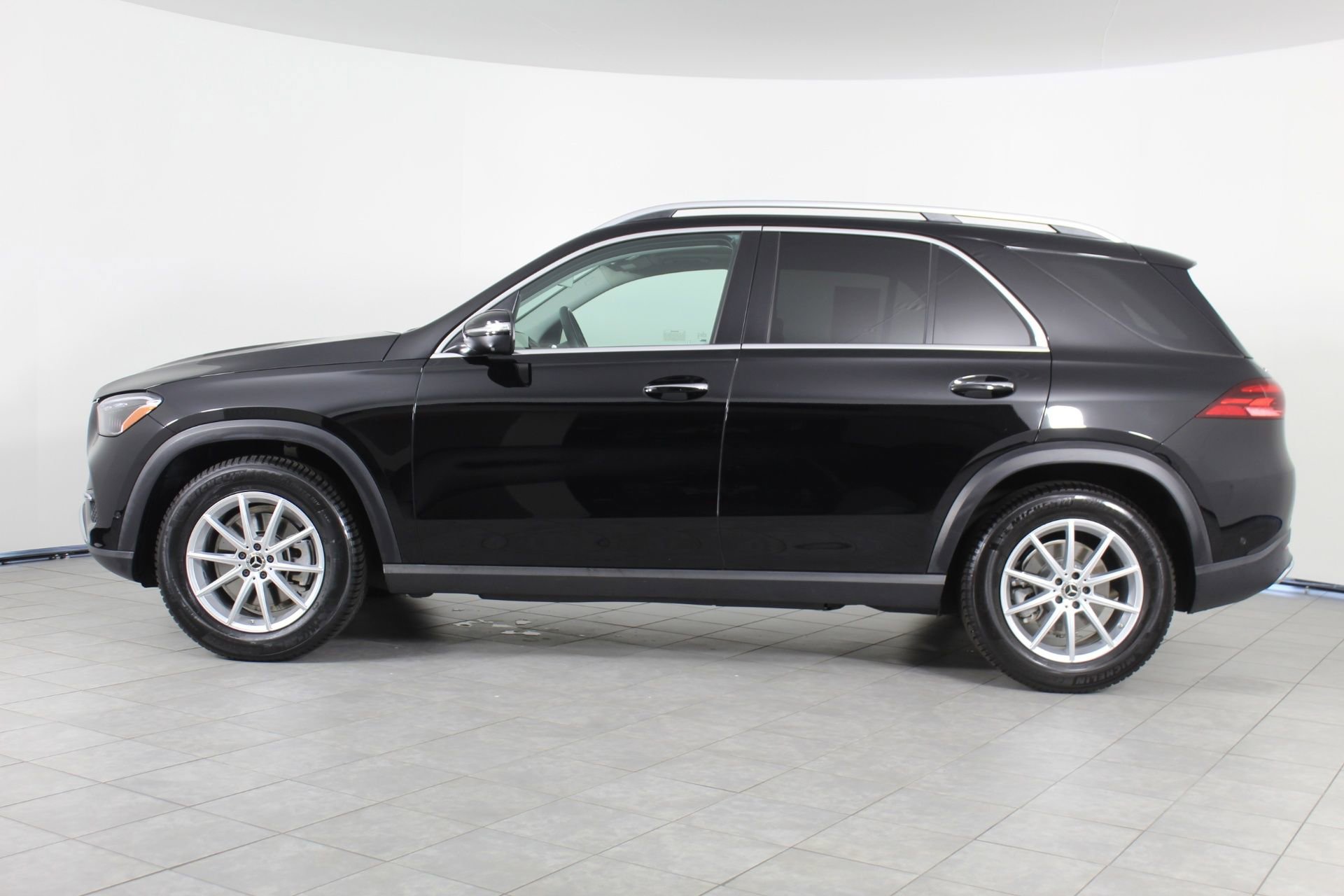 2024 Mercedes Benz GLE 350 photo 2