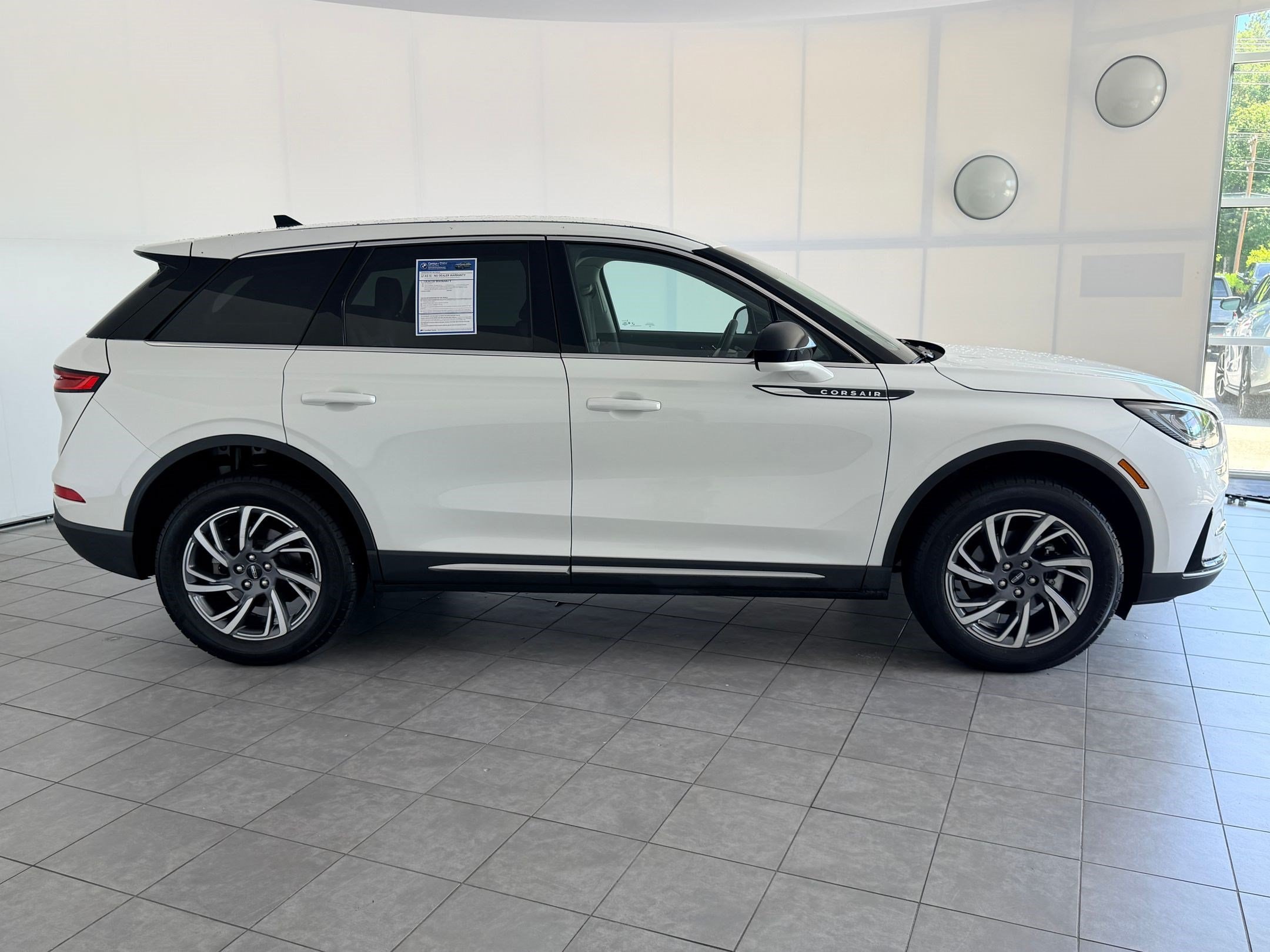 Corsair Standard SUV
