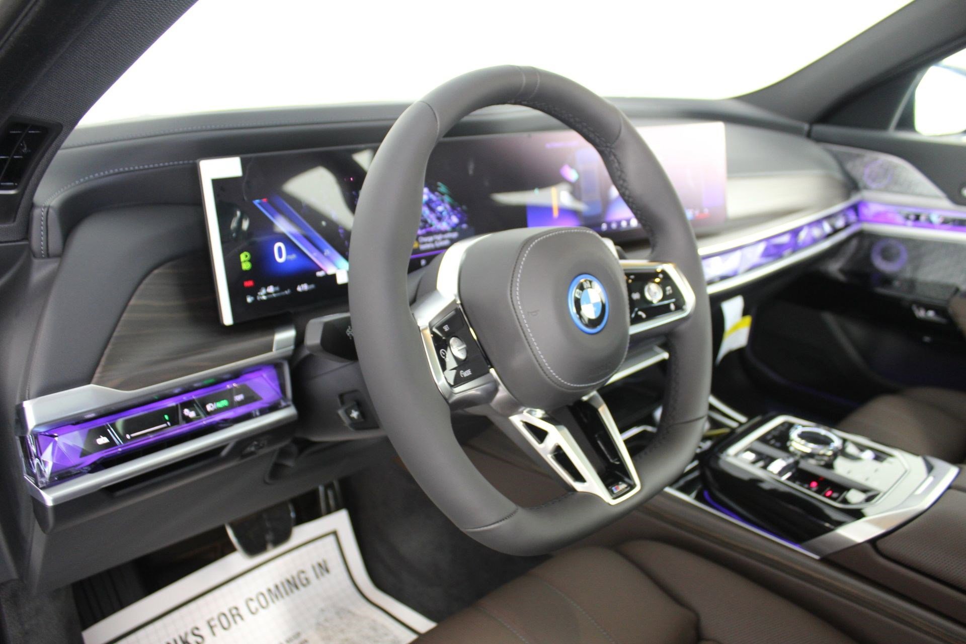 2026 Bmw 750e photo 4