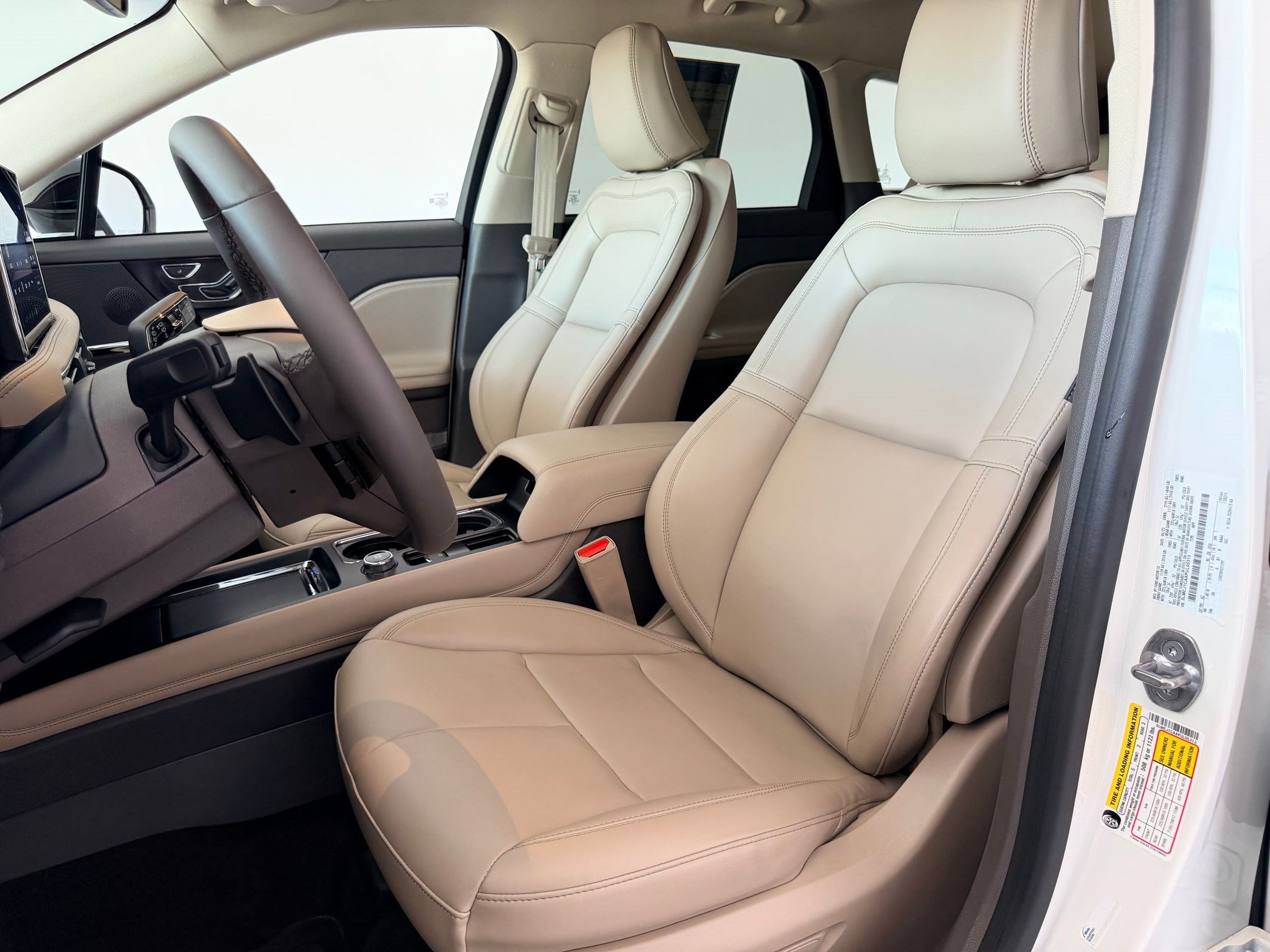 Corsair Standard SUV