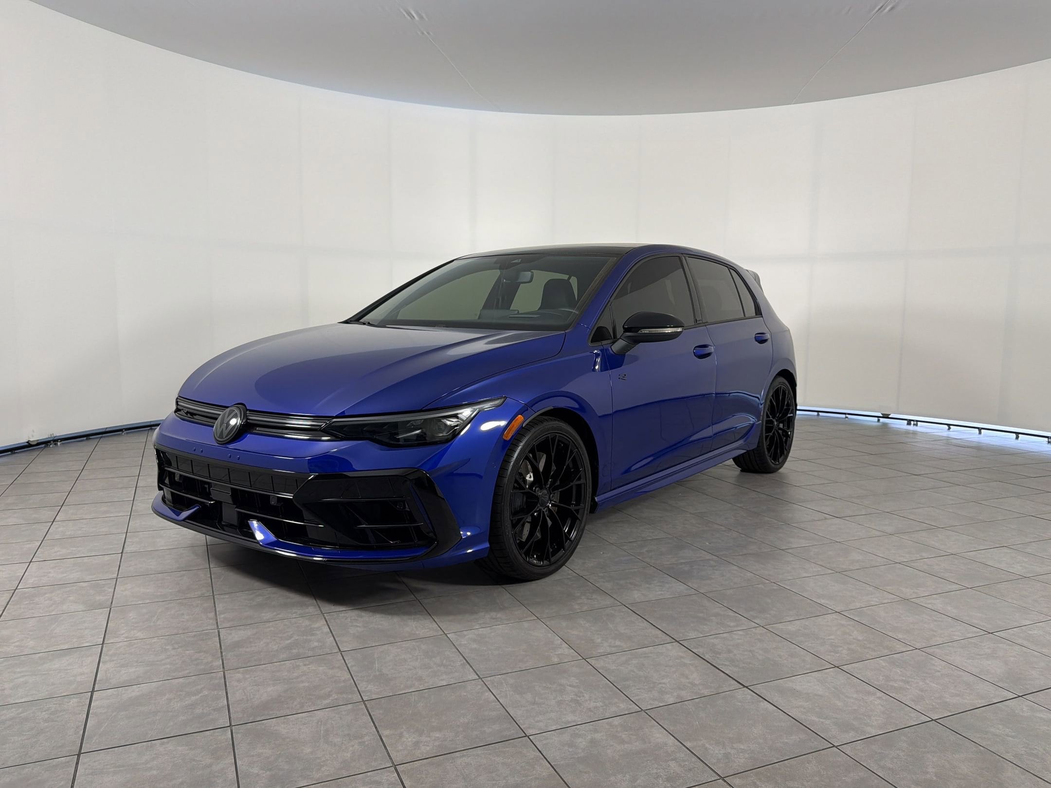 2025 Volkswagen Golf R Golf R Black Edition 4-door DSG's photo
