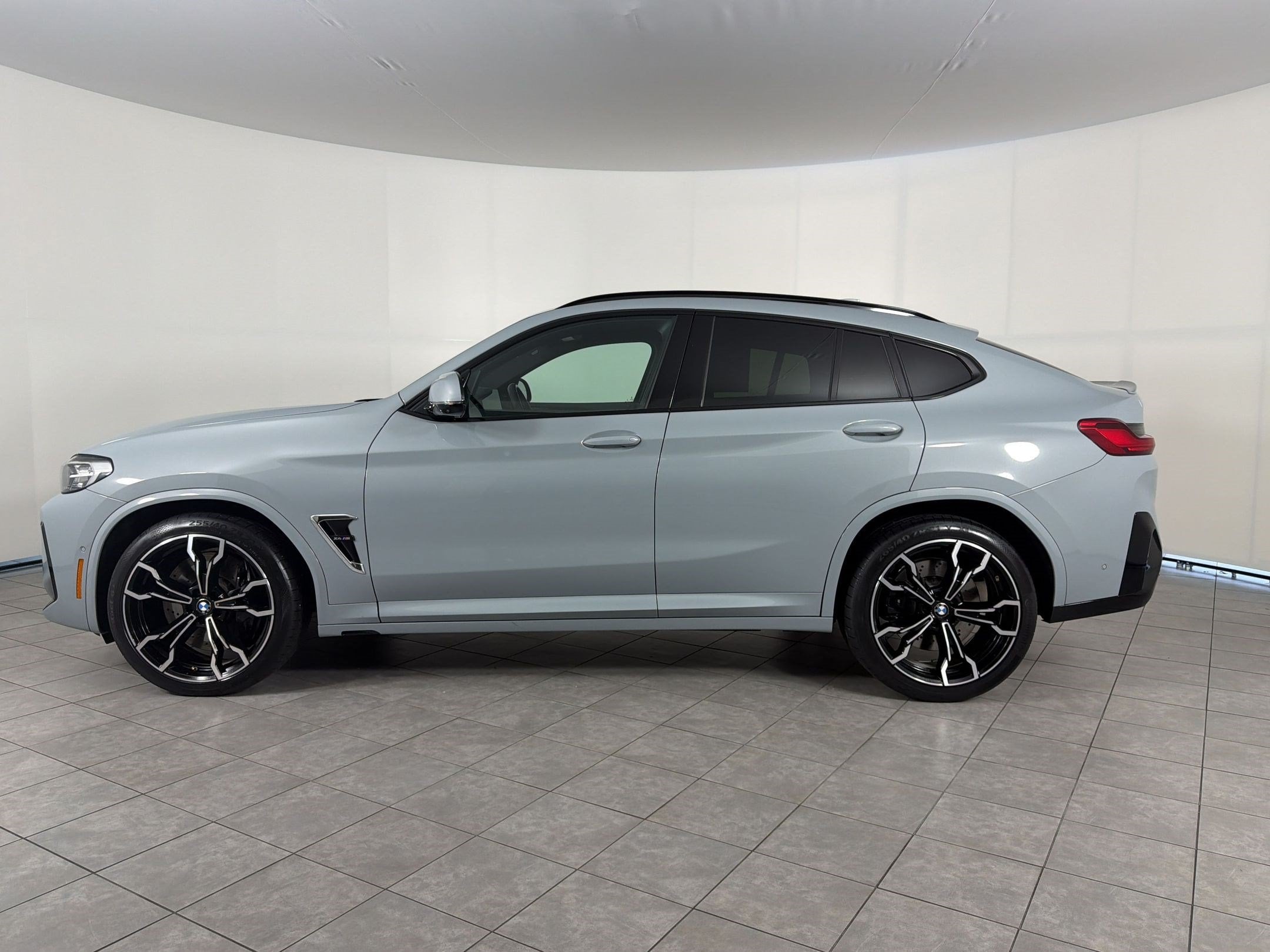 X4 M SUV