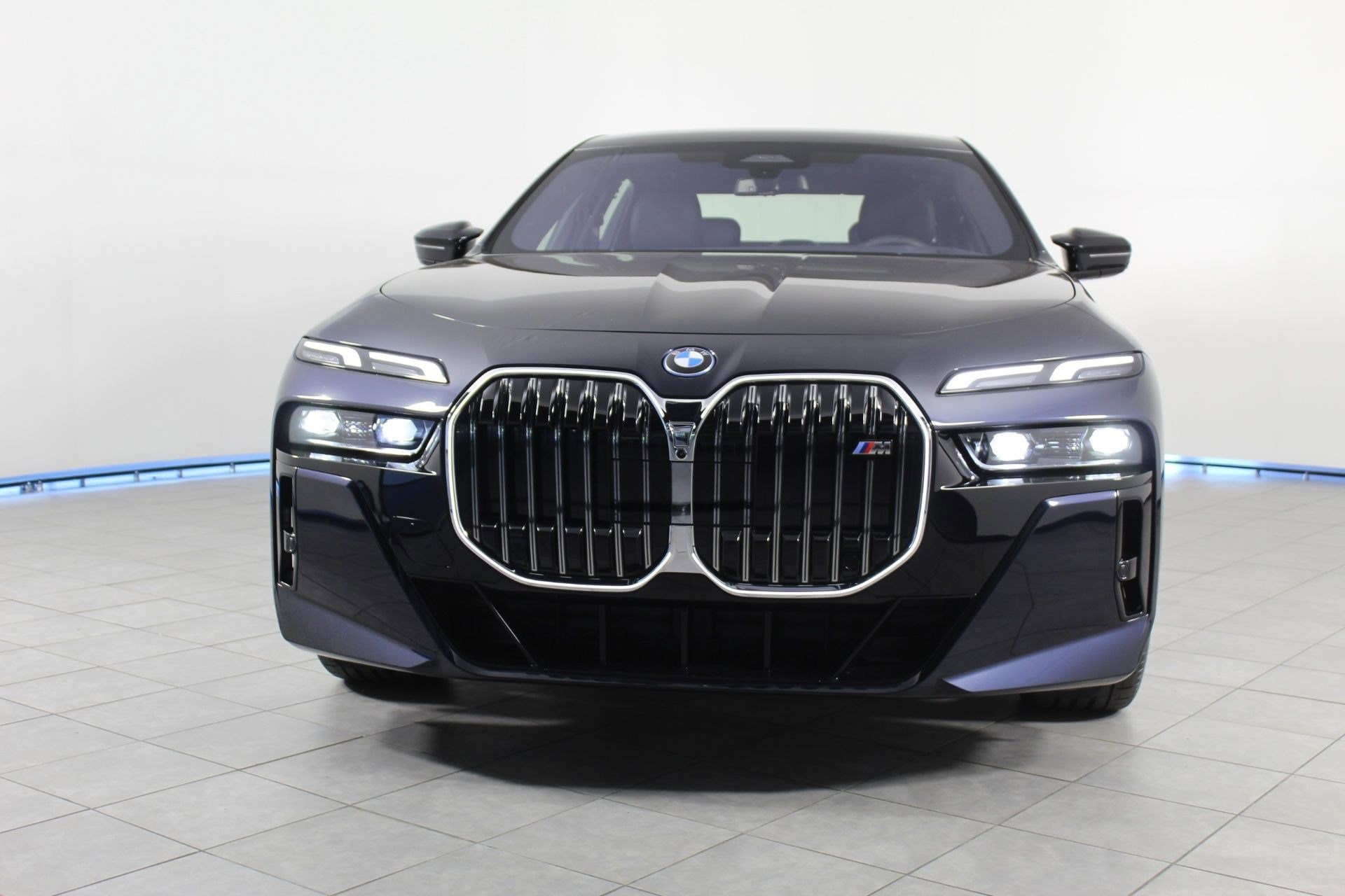I7 M70 Sedan