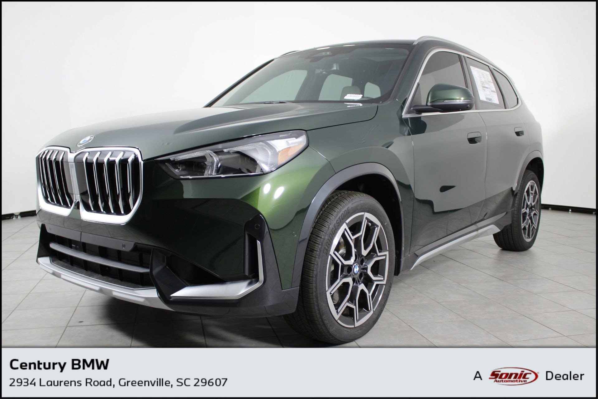 2025 BMW X1 28i's photo