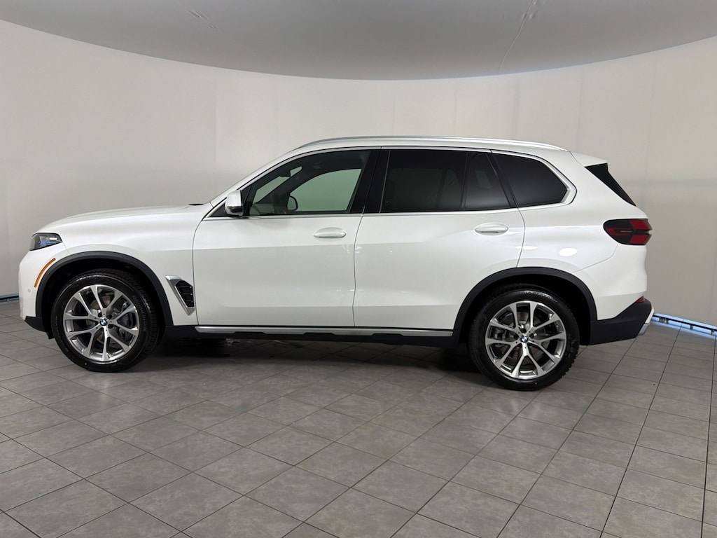 New 2026 BMW X5 sDrive40i SUV