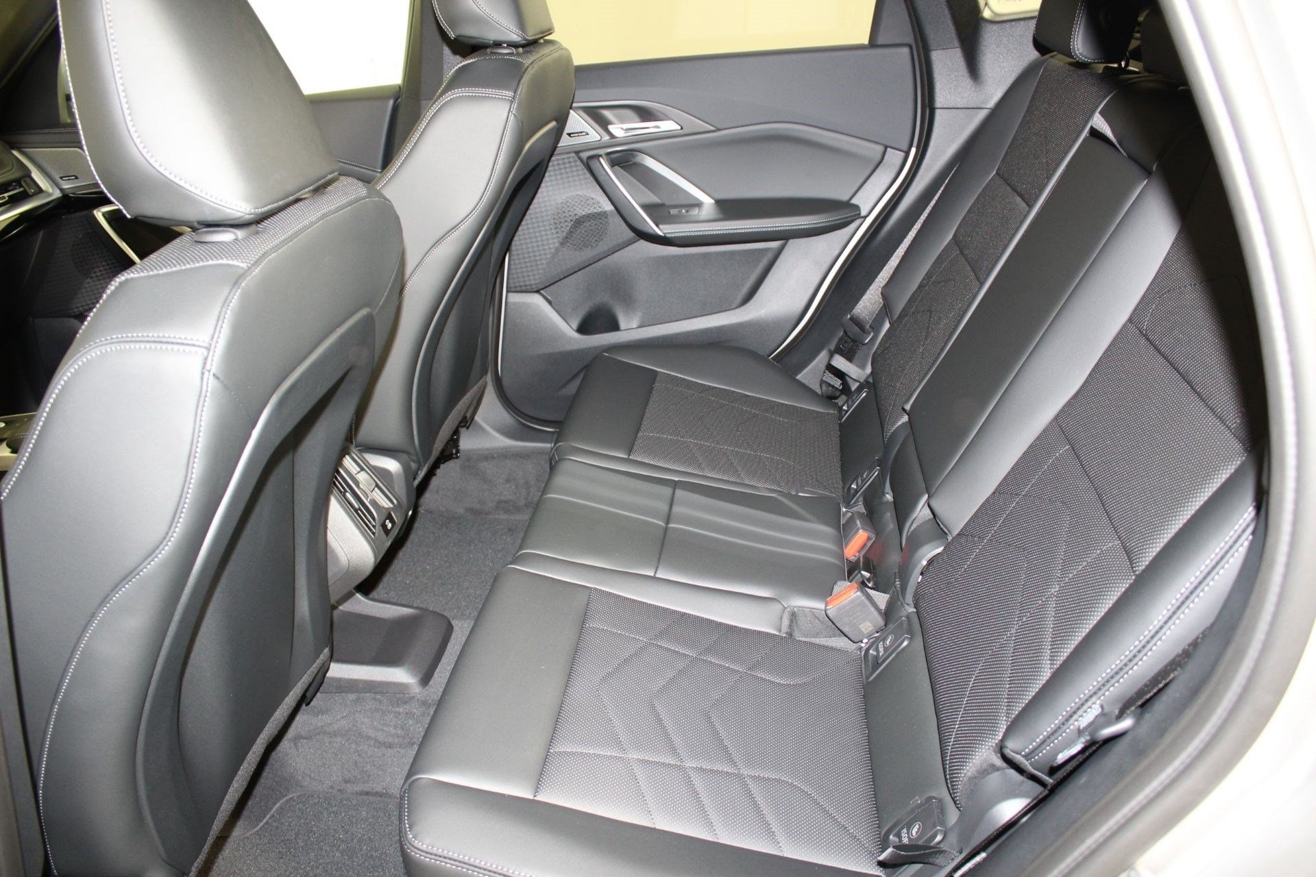 2026 BMW X1 XDrive28i - Photo 13