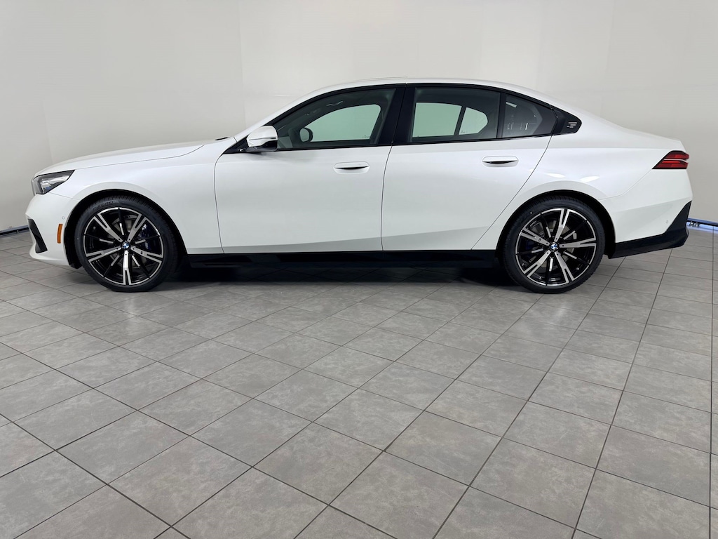 New 2026 BMW 530i Sedan