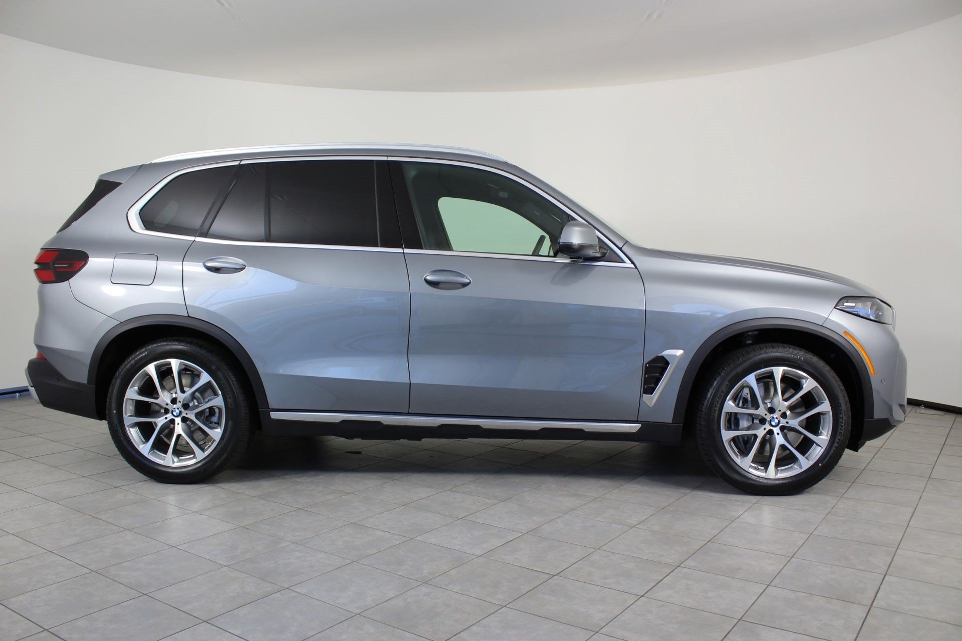 2026 BMW X5 50e - Photo 8