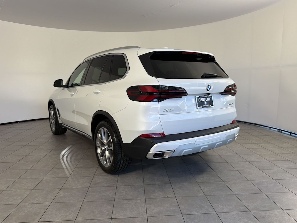 New 2026 BMW X5 sDrive40i SUV