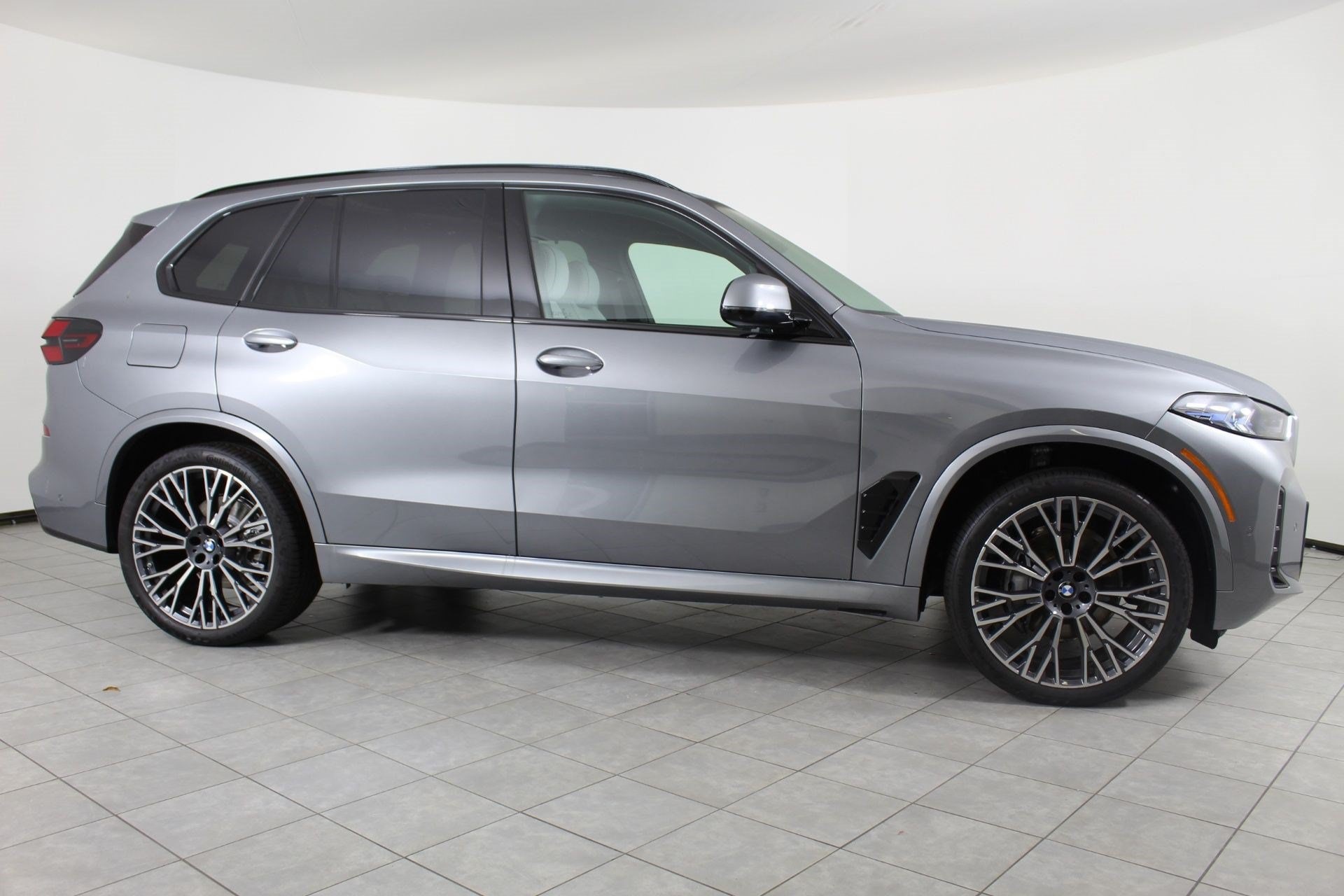 2026 BMW X5 40i - Photo 8