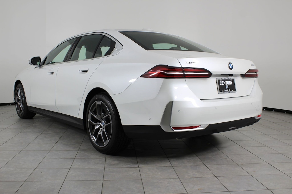 New 2026 BMW 530i xDrive Sedan