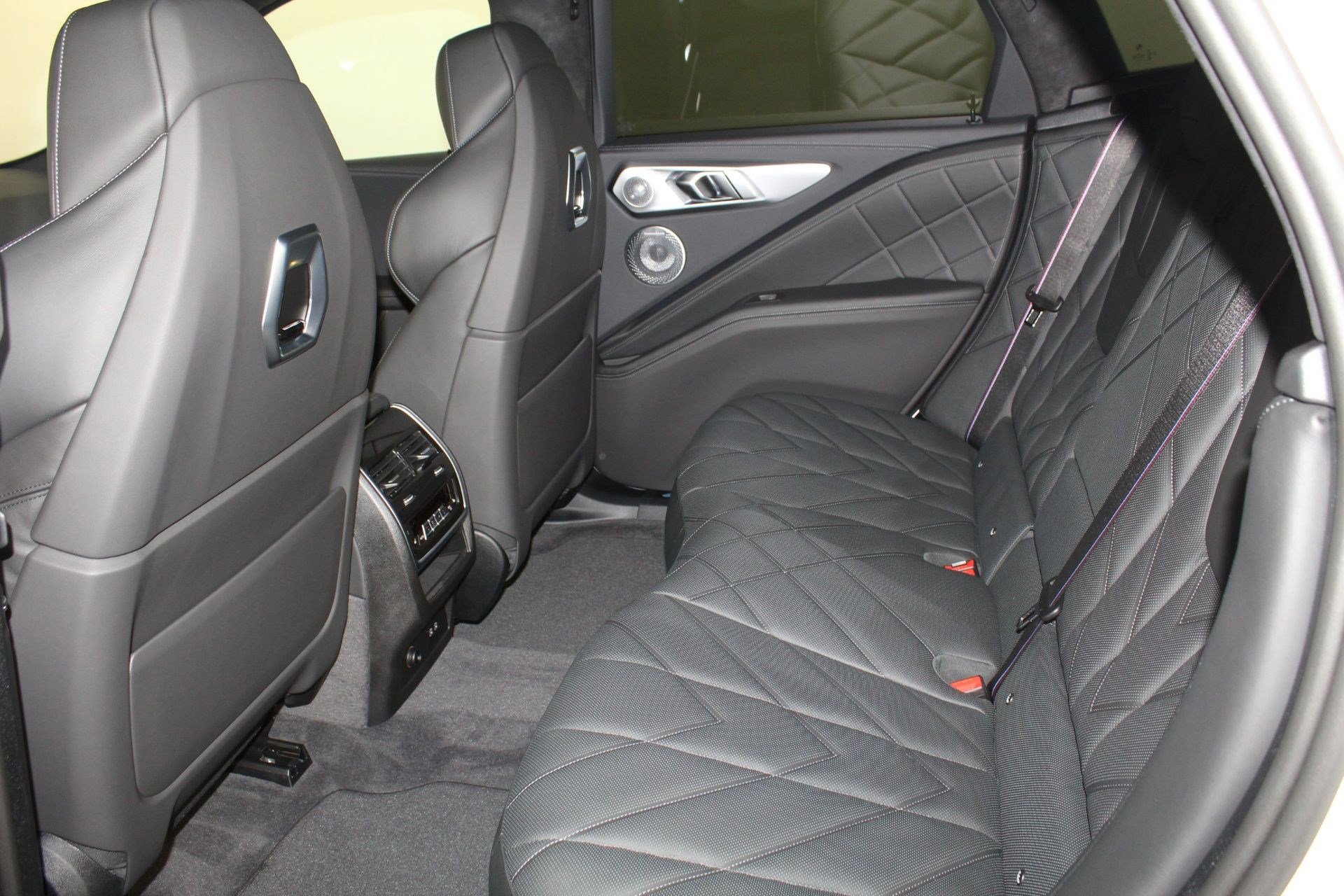 2026 BMW XM Base - Photo 12