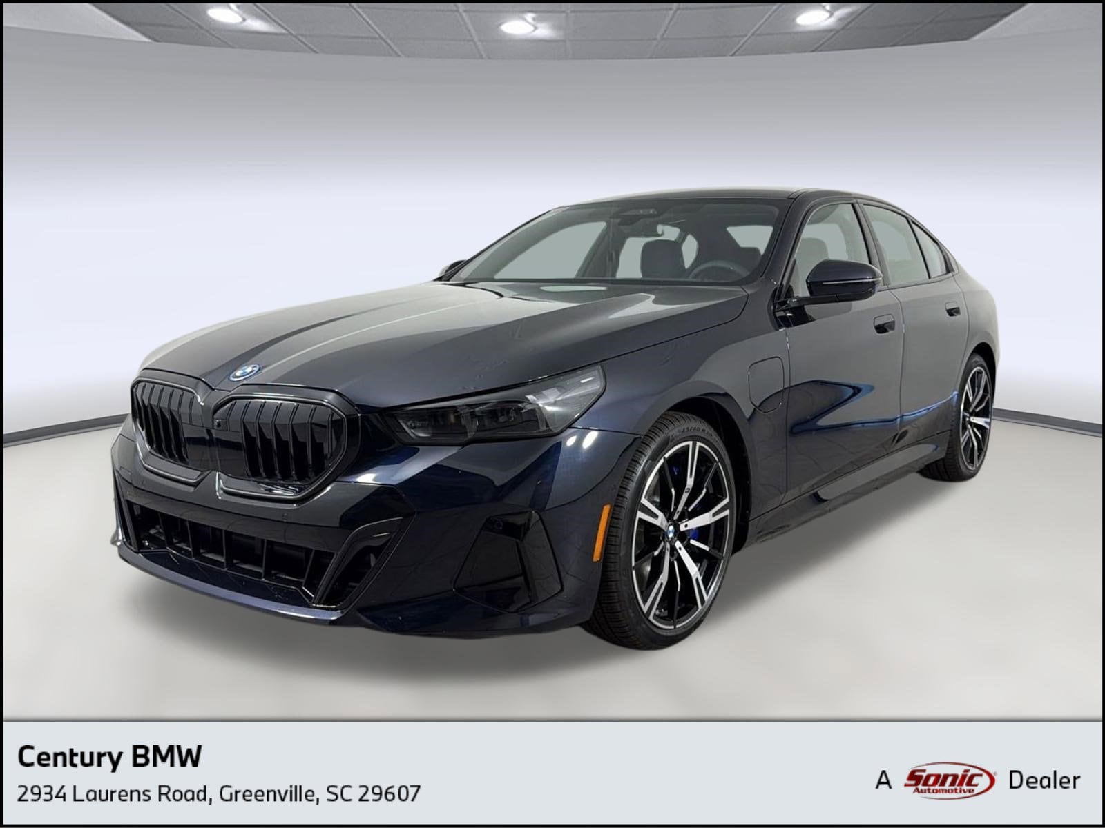 2026 BMW 5 Series 550e xDrive Sedan's photo