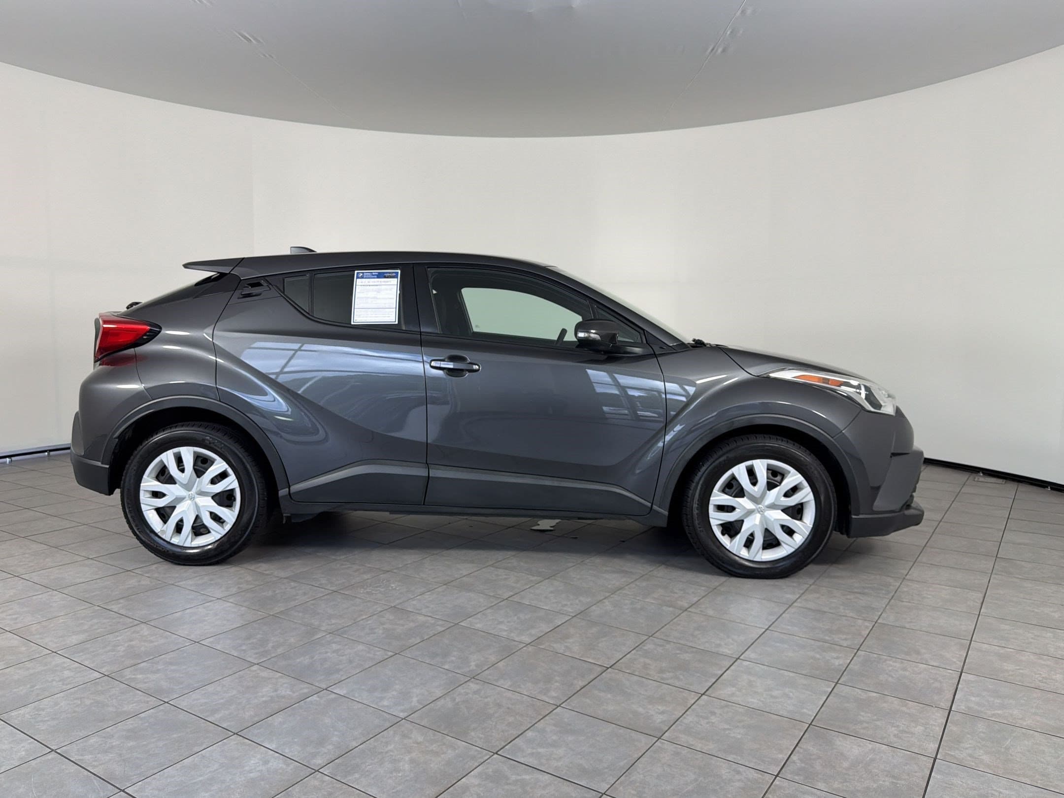 C-HR LE SUV
