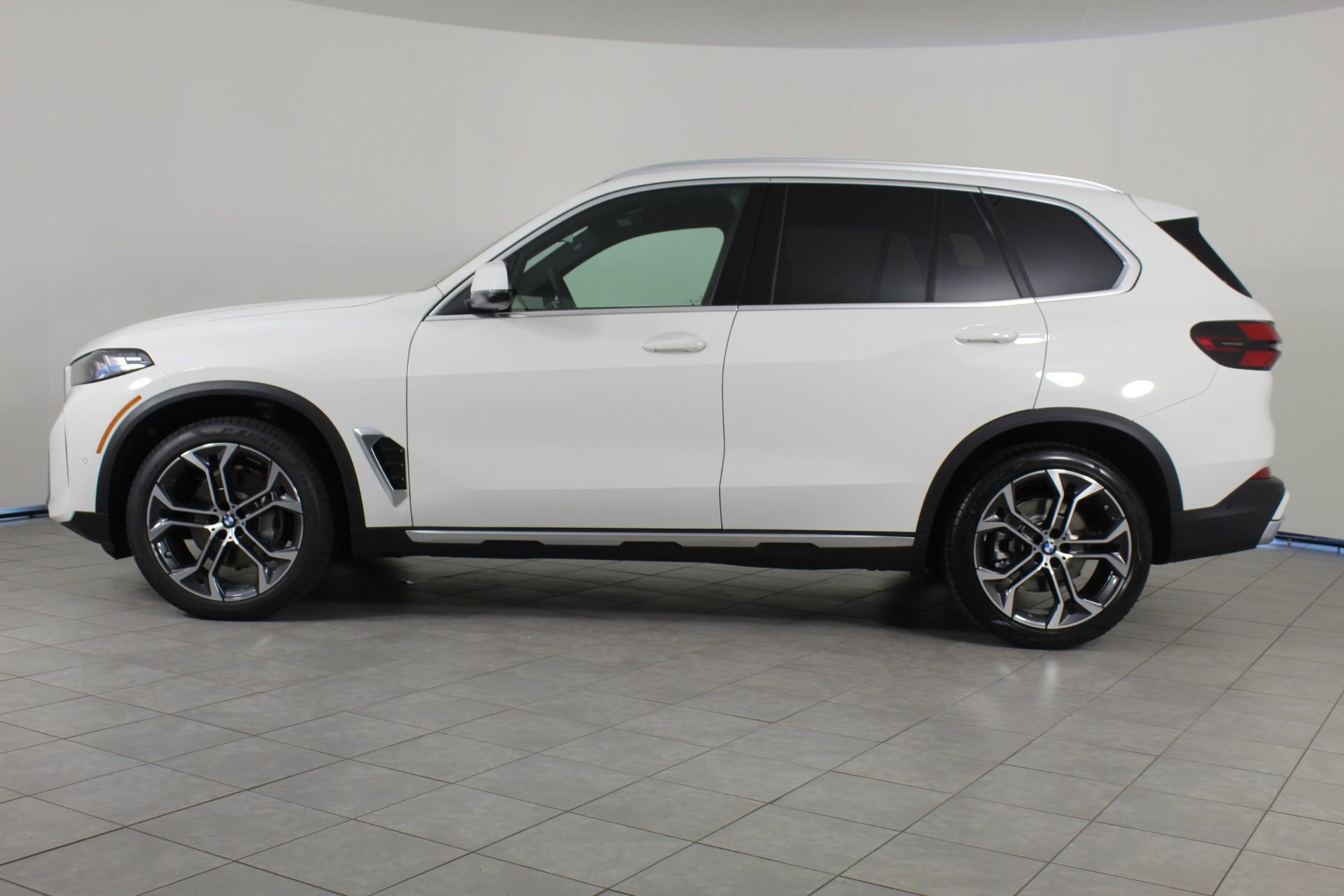 2026 Bmw X5 xDrive40i photo 2