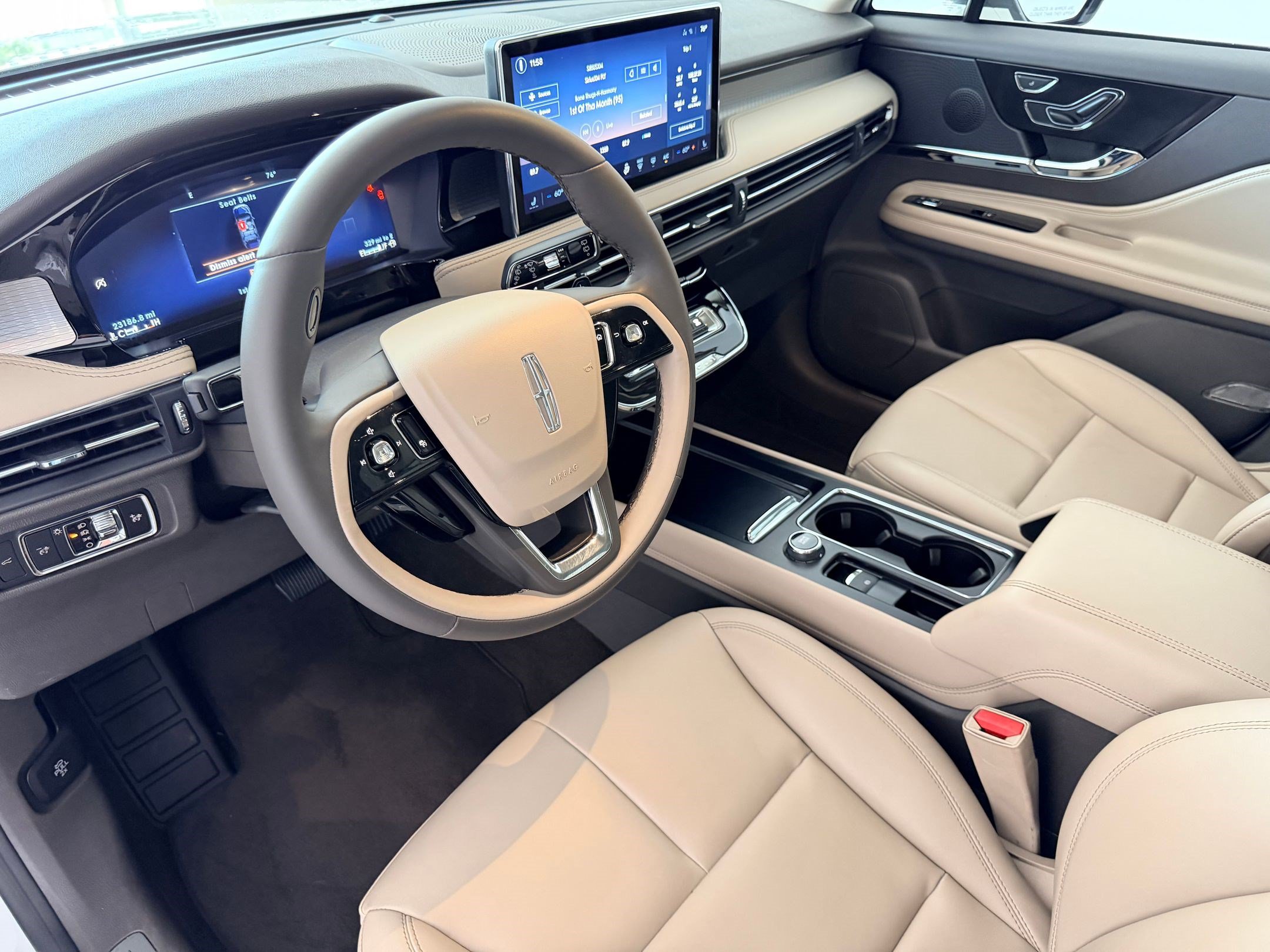 Corsair Standard SUV