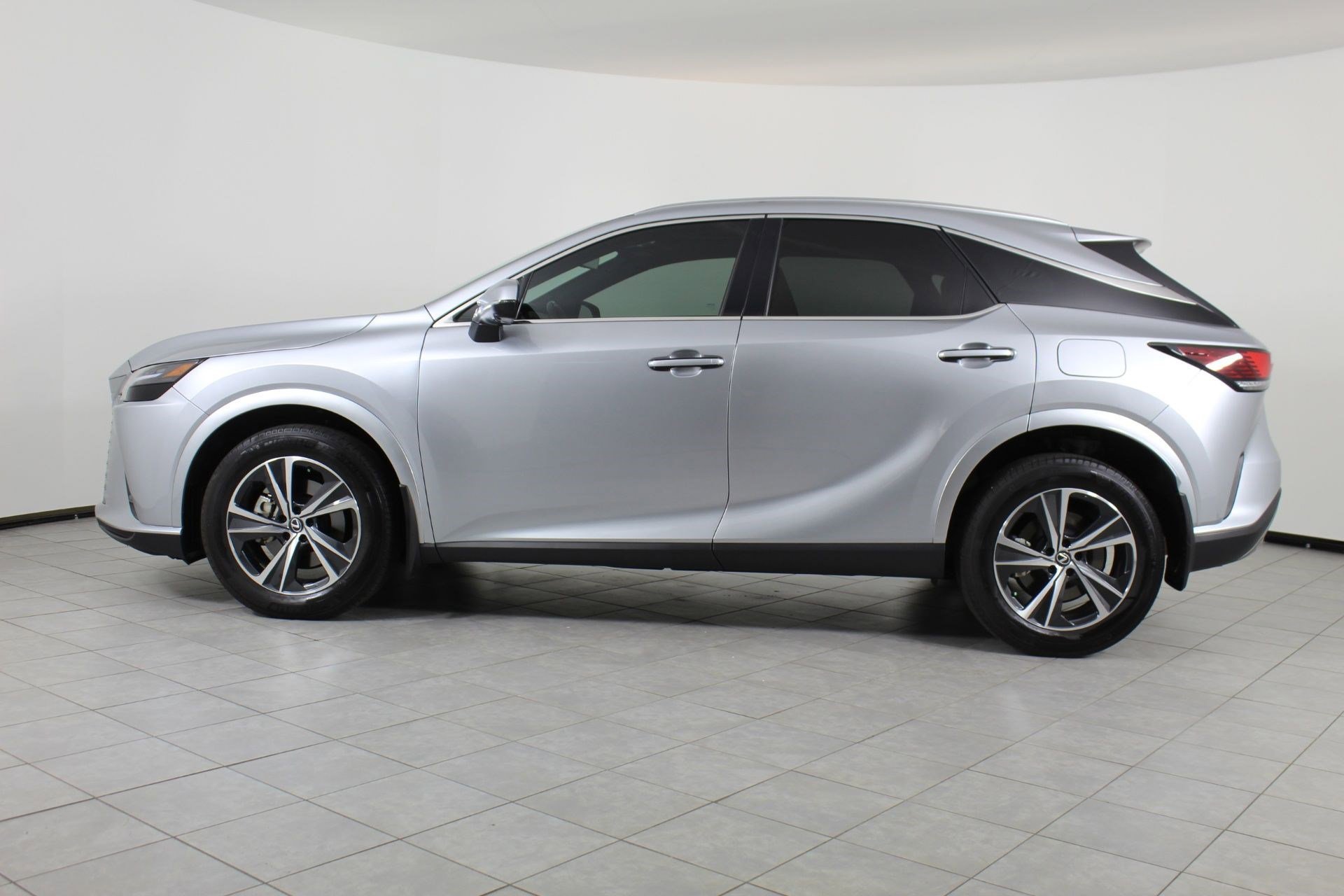 2024 Lexus RX 350 photo 2