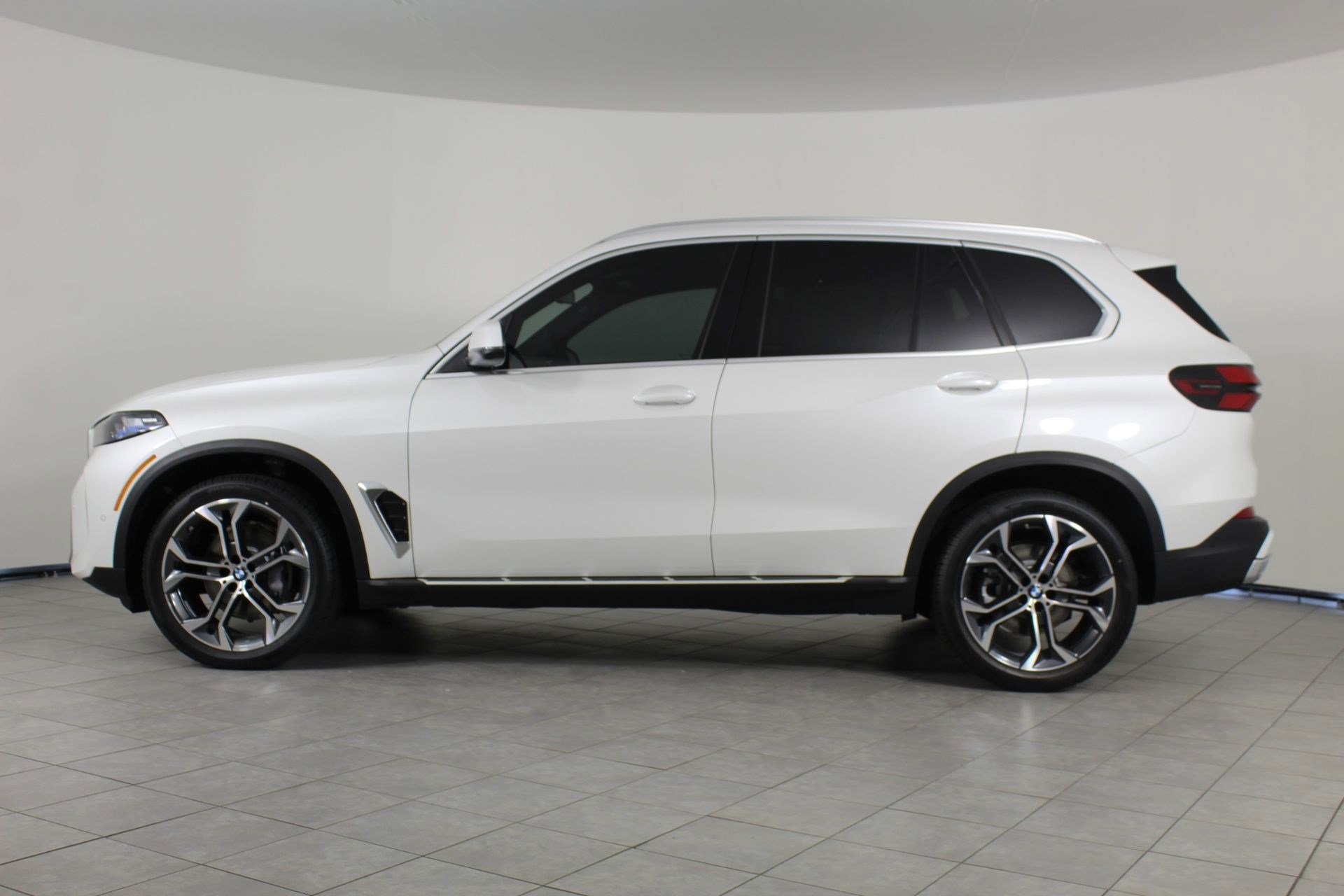 2026 Bmw X5 sDrive40i photo 2