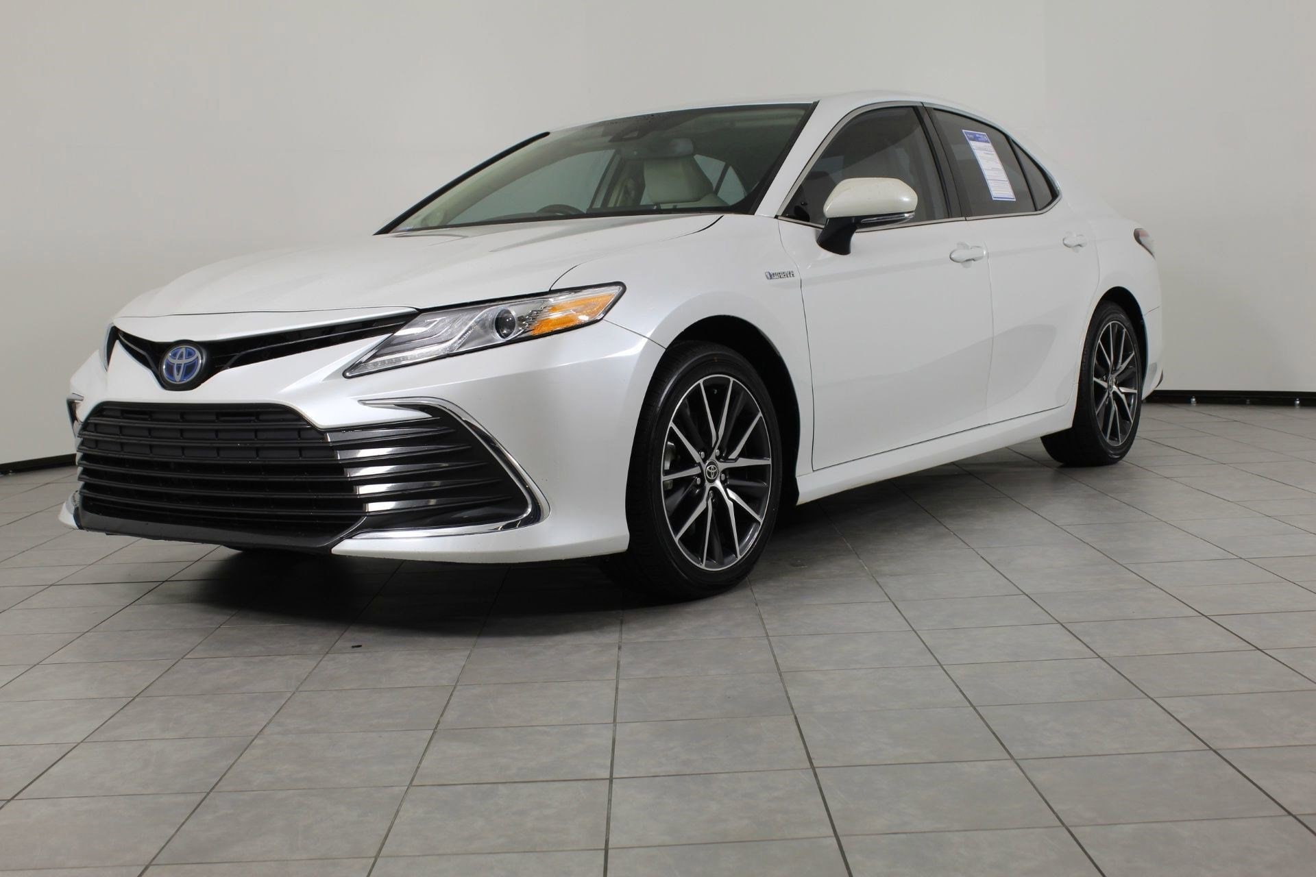 2021 Toyota Camry XLE's photo