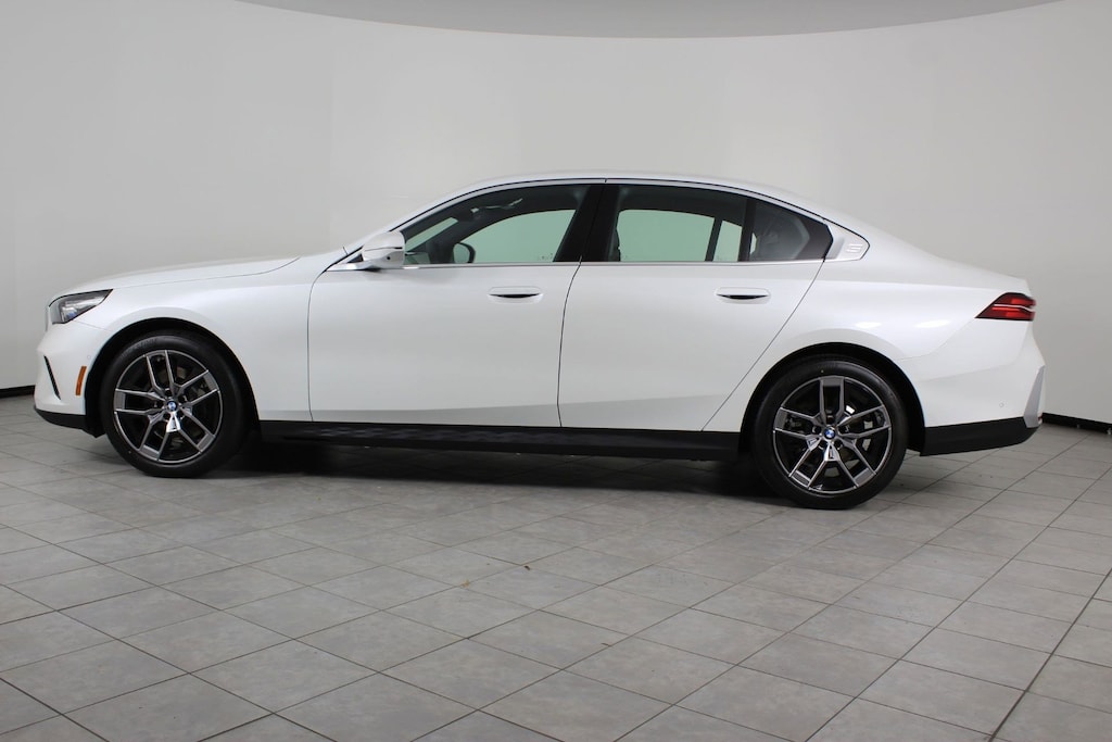 New 2026 BMW 530i xDrive Sedan