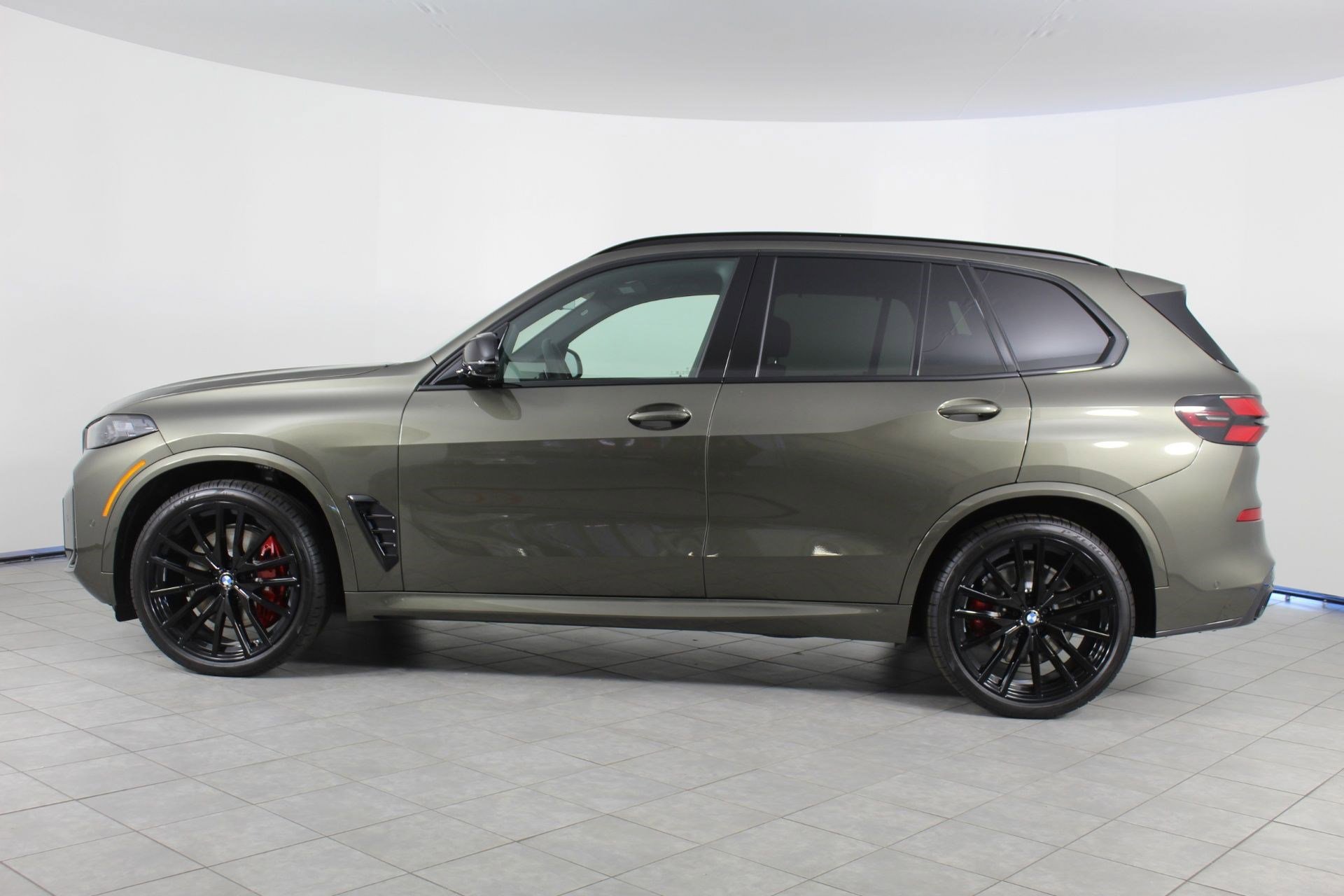 2026 Bmw X5 M60i photo 2