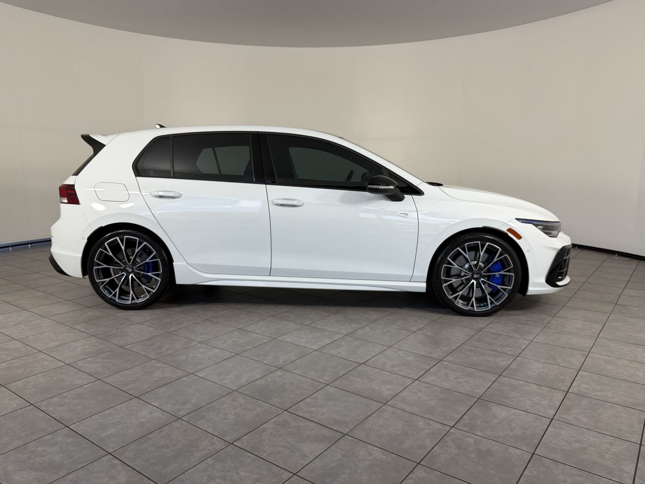 2026 Volkswagen Golf R Golf R (2.0T DSG) Hatchback