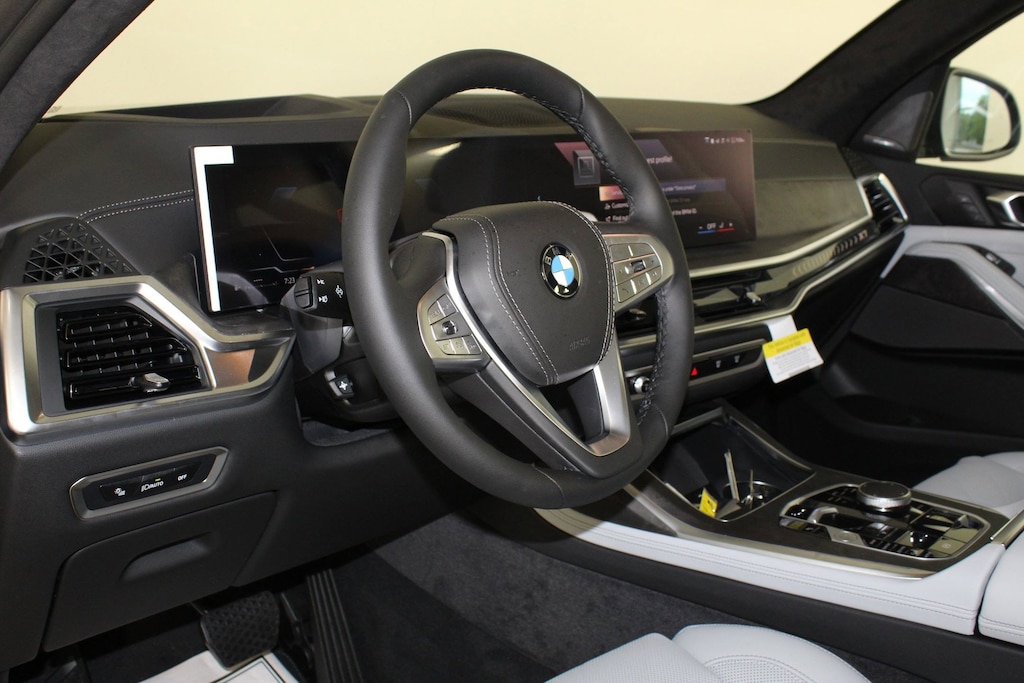 New 2026 BMW X7 xDrive40i SUV