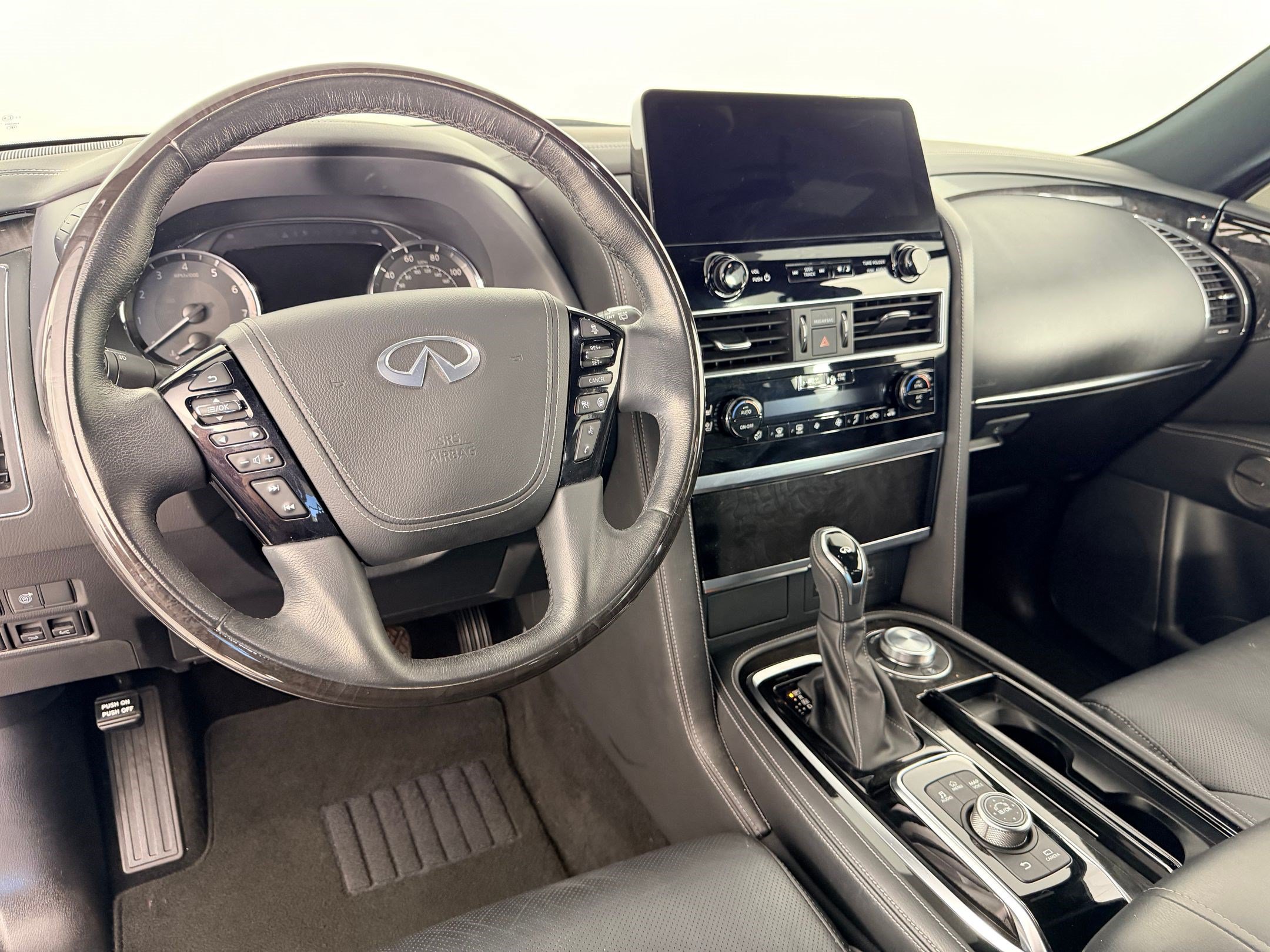 2023 INFINITI QX80 SENSORY SUV